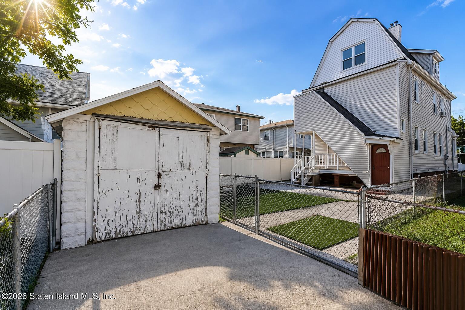 7355 Amboy Road Image 3
