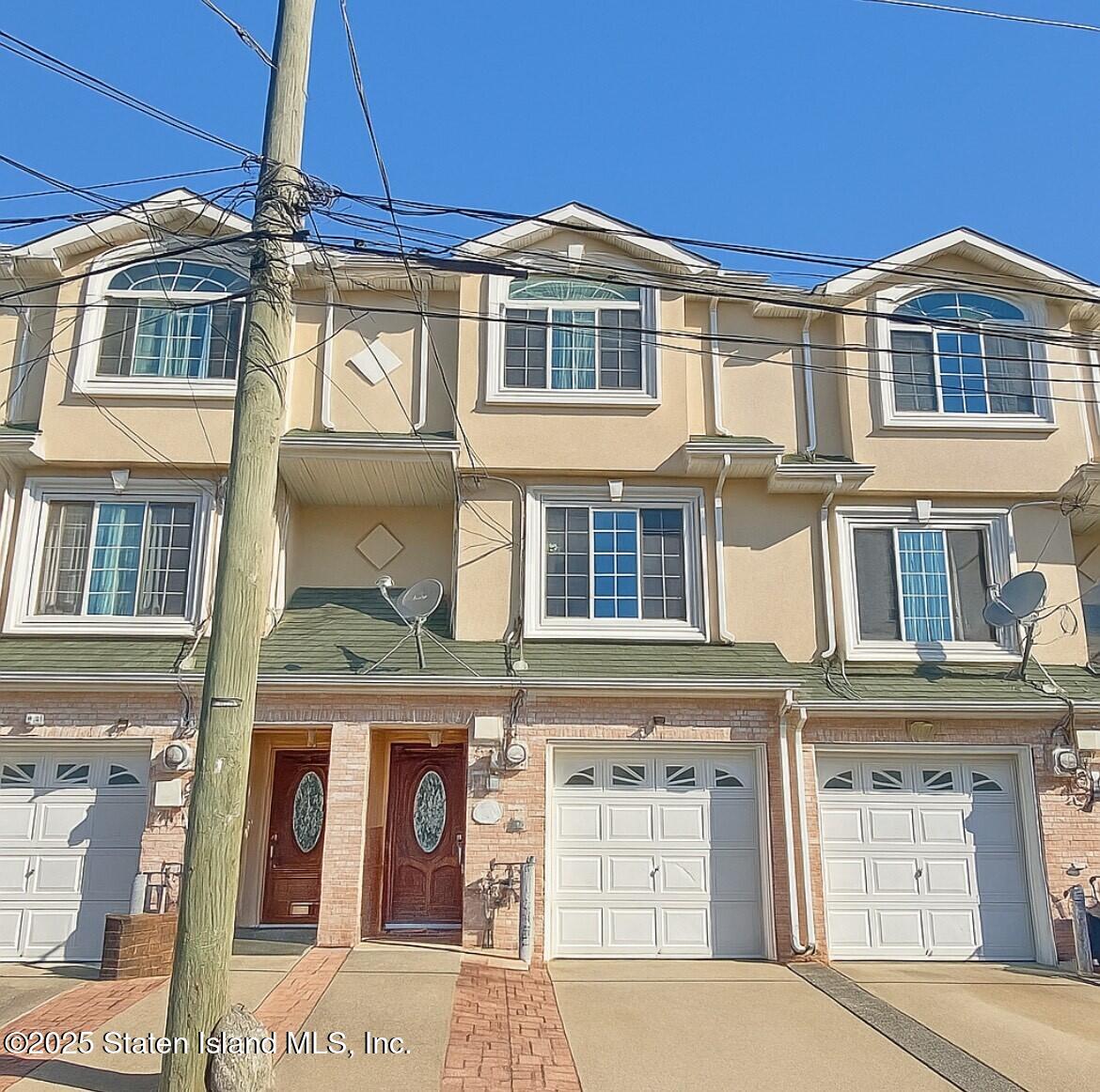 39 Merivale Lane, Staten Island, NY, 10304