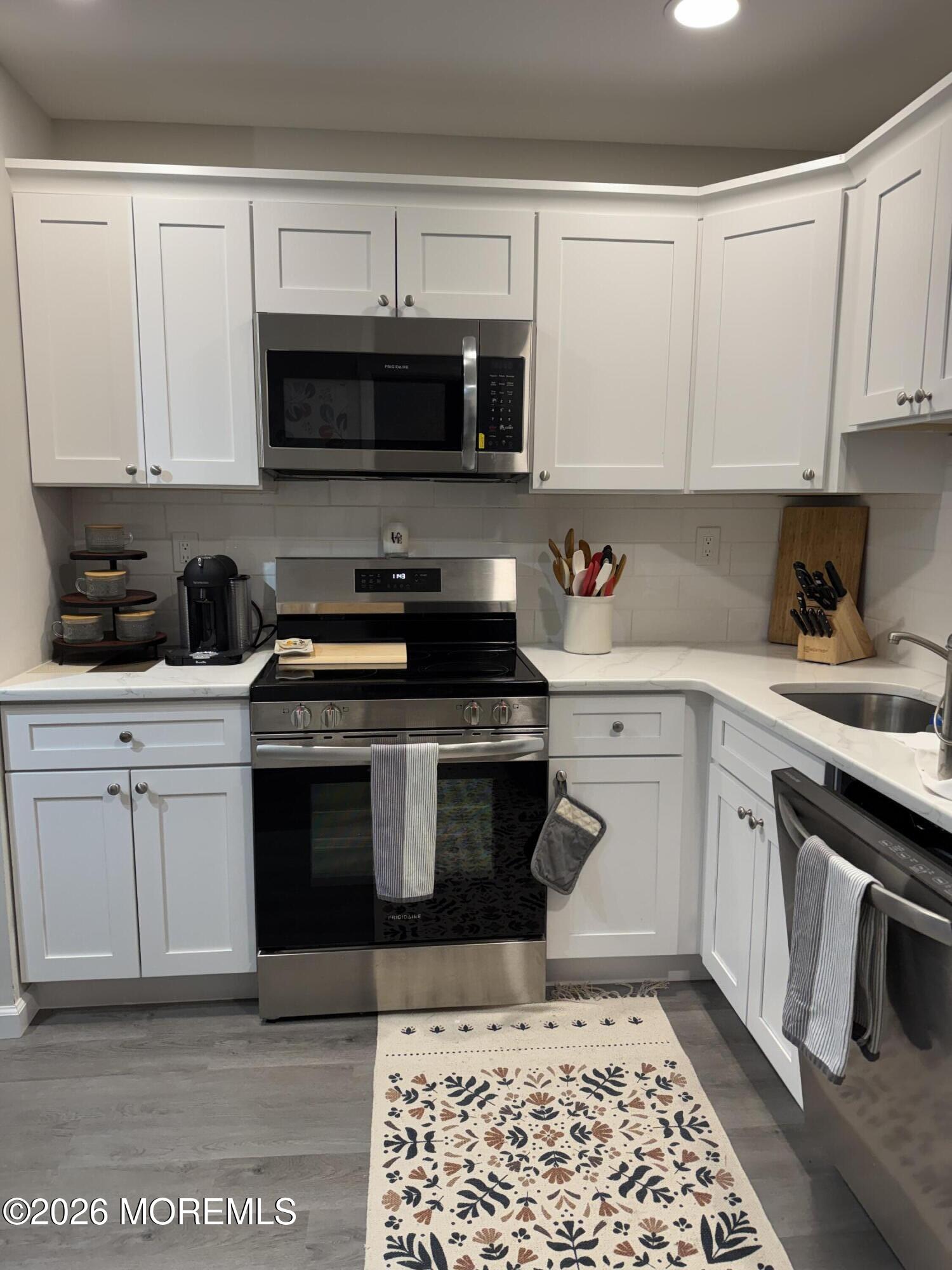 105 W Amberly Drive G Image 1