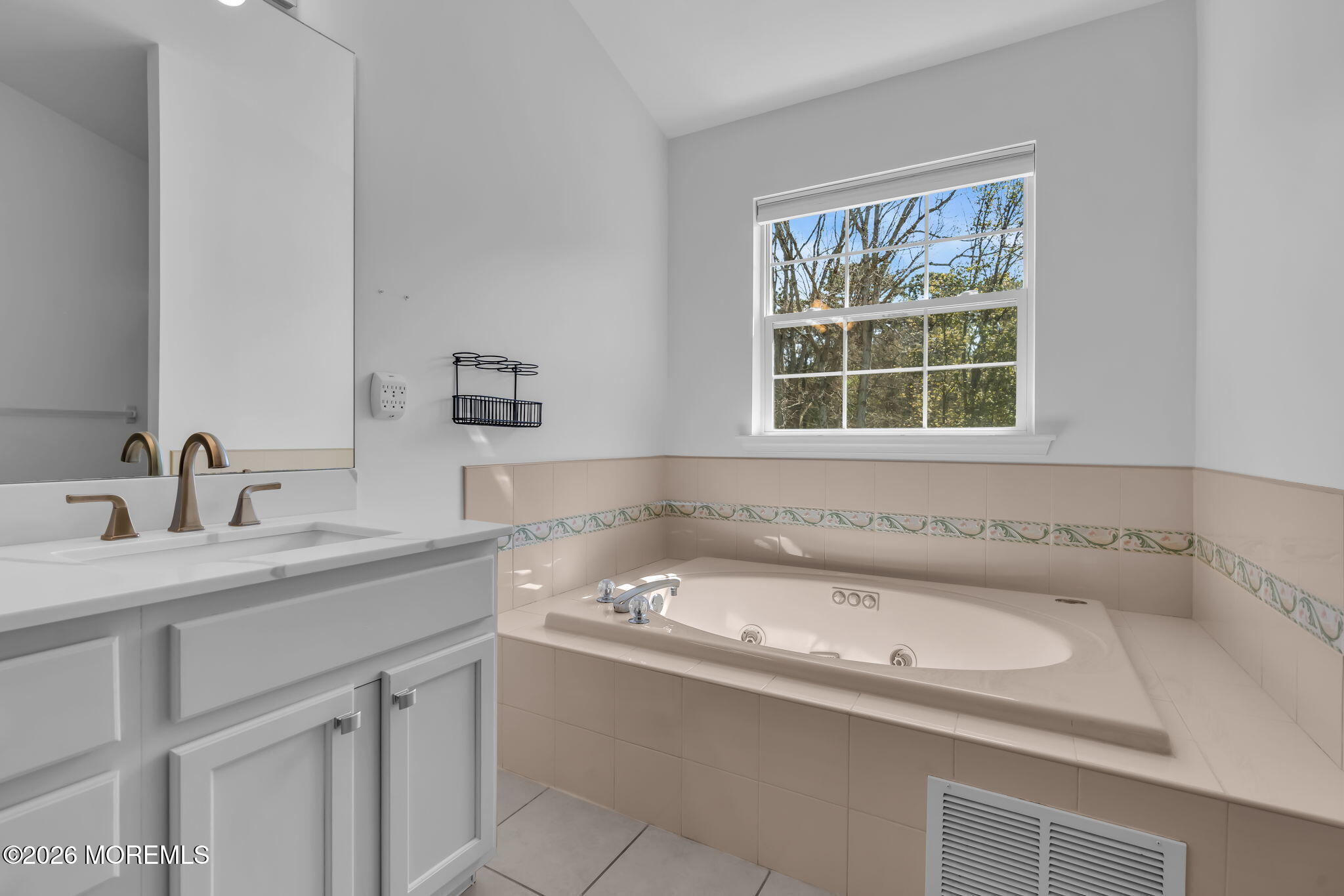 18 Camelot Terrace, Jackson, NJ, 08527 image 32