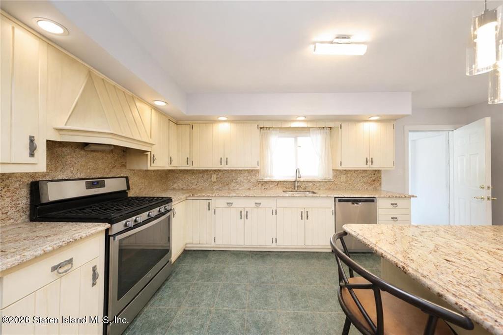 93 Centre Avenue, Staten Island, NY, 10304 image 17