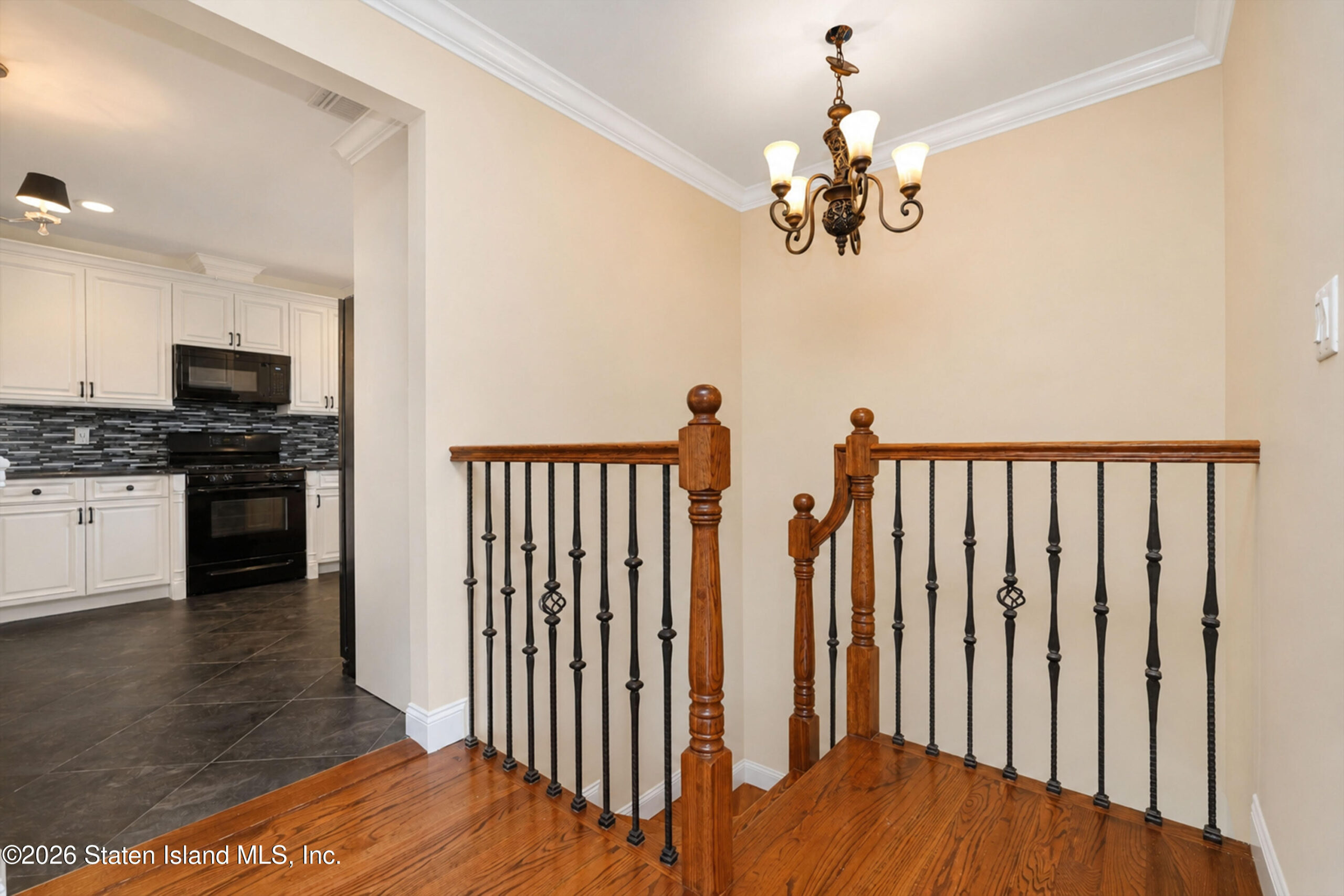 80 Reid Avenue Image 3