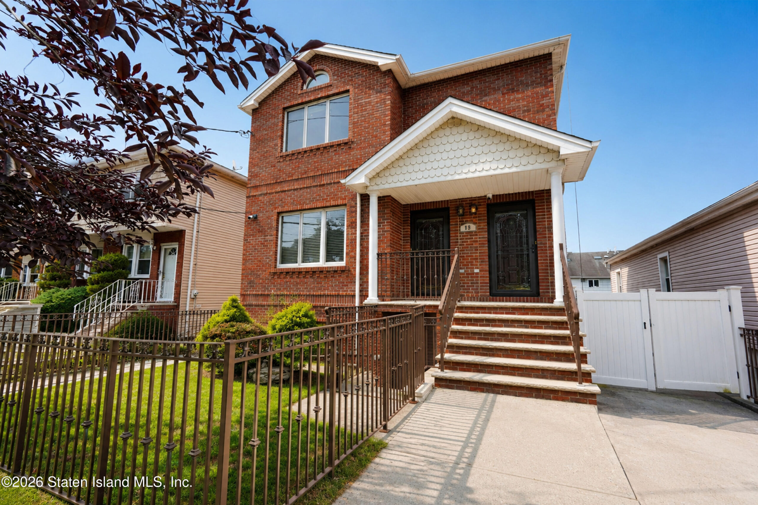 80 Reid Avenue Image 2