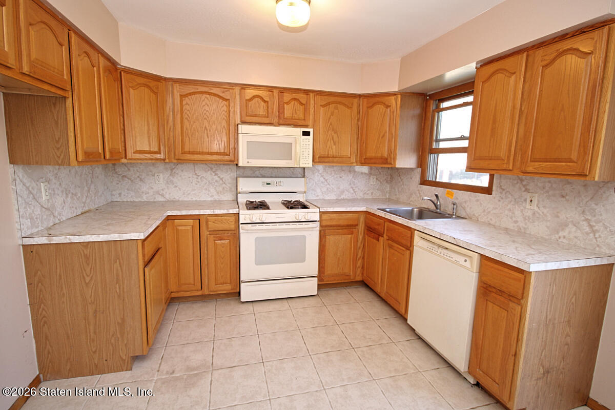 5 Abbey Road, Staten Island, NY, 10308 image 9