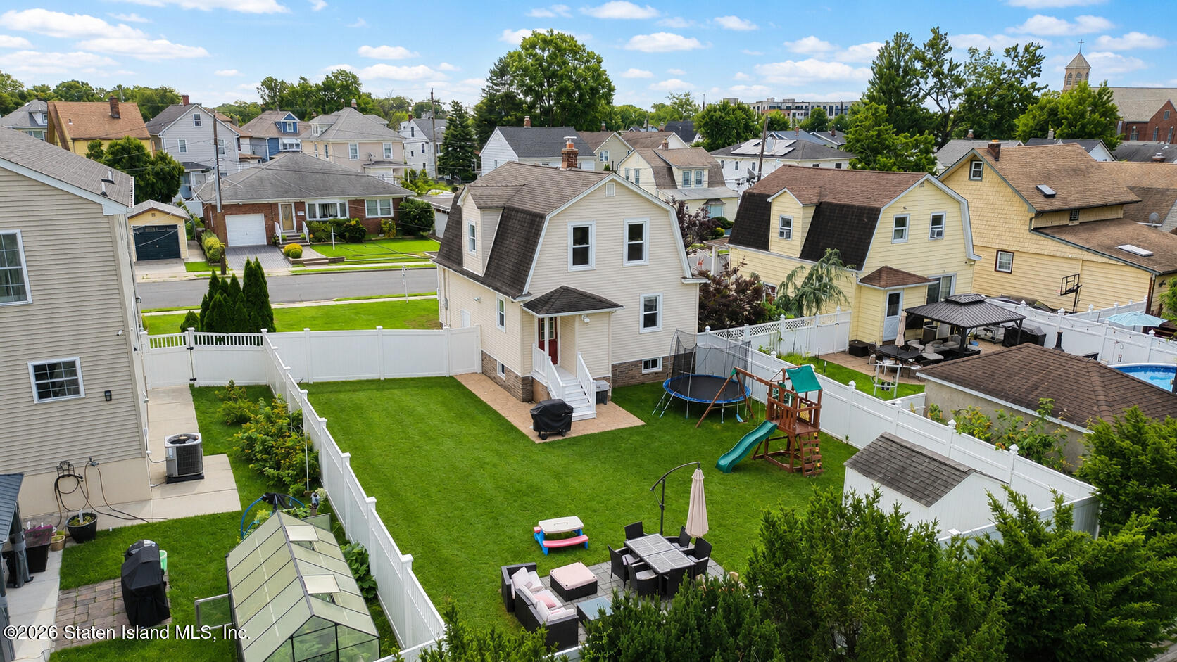 55 Maple Avenue Image 5