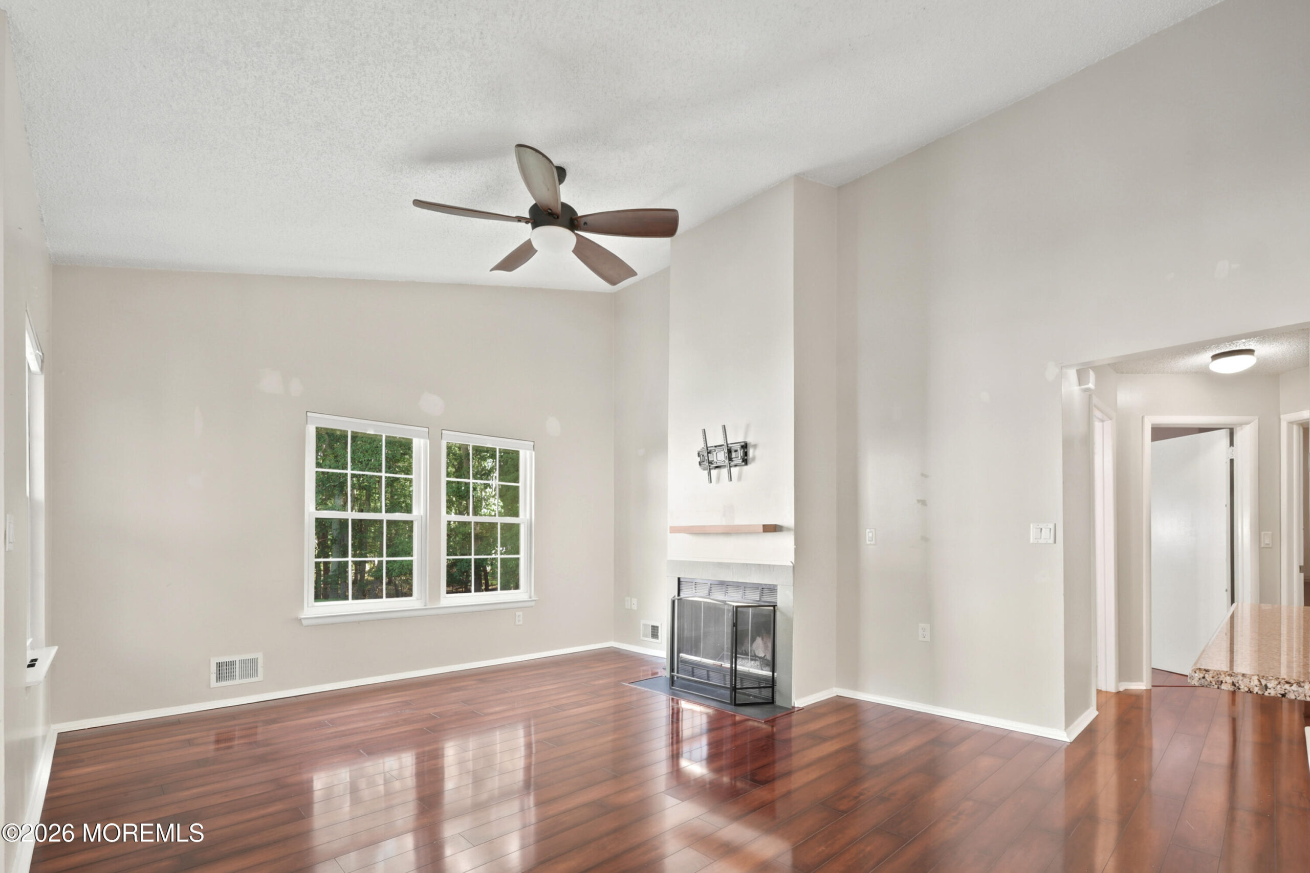 120 Whispering Oaks Way Image 5