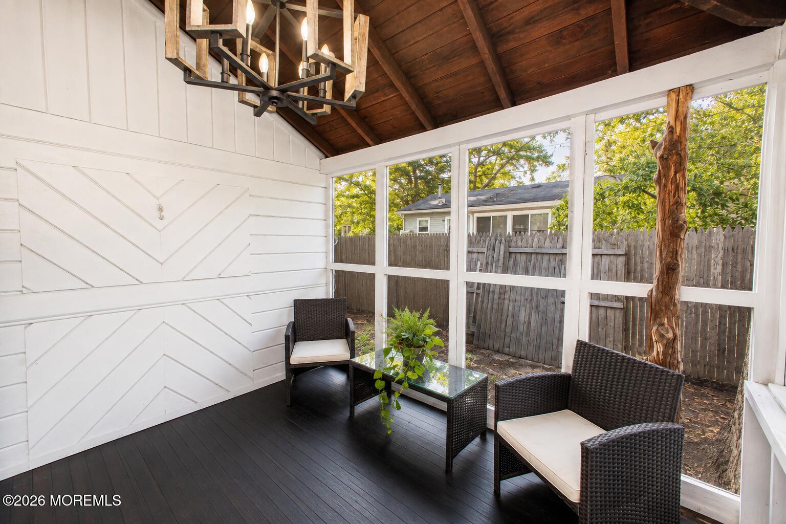 433 Devon Street Image 3