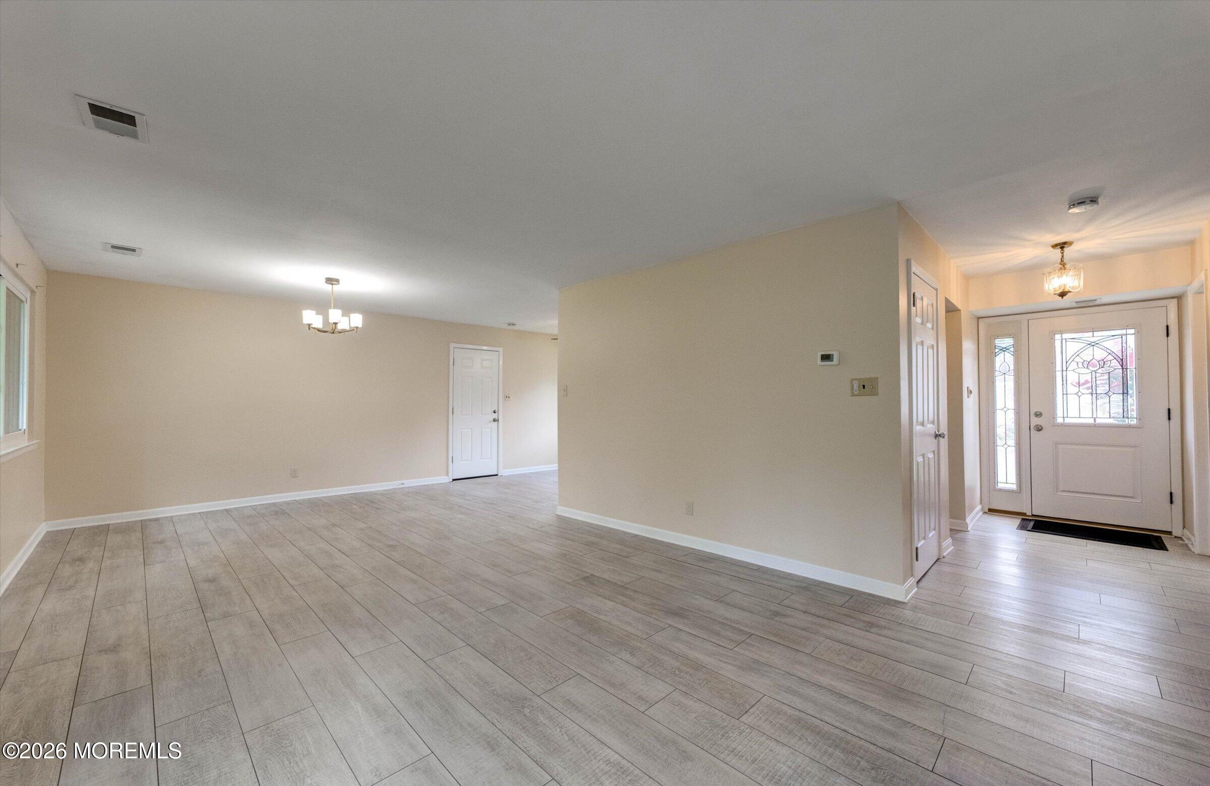 1015 Eton Way Image 5