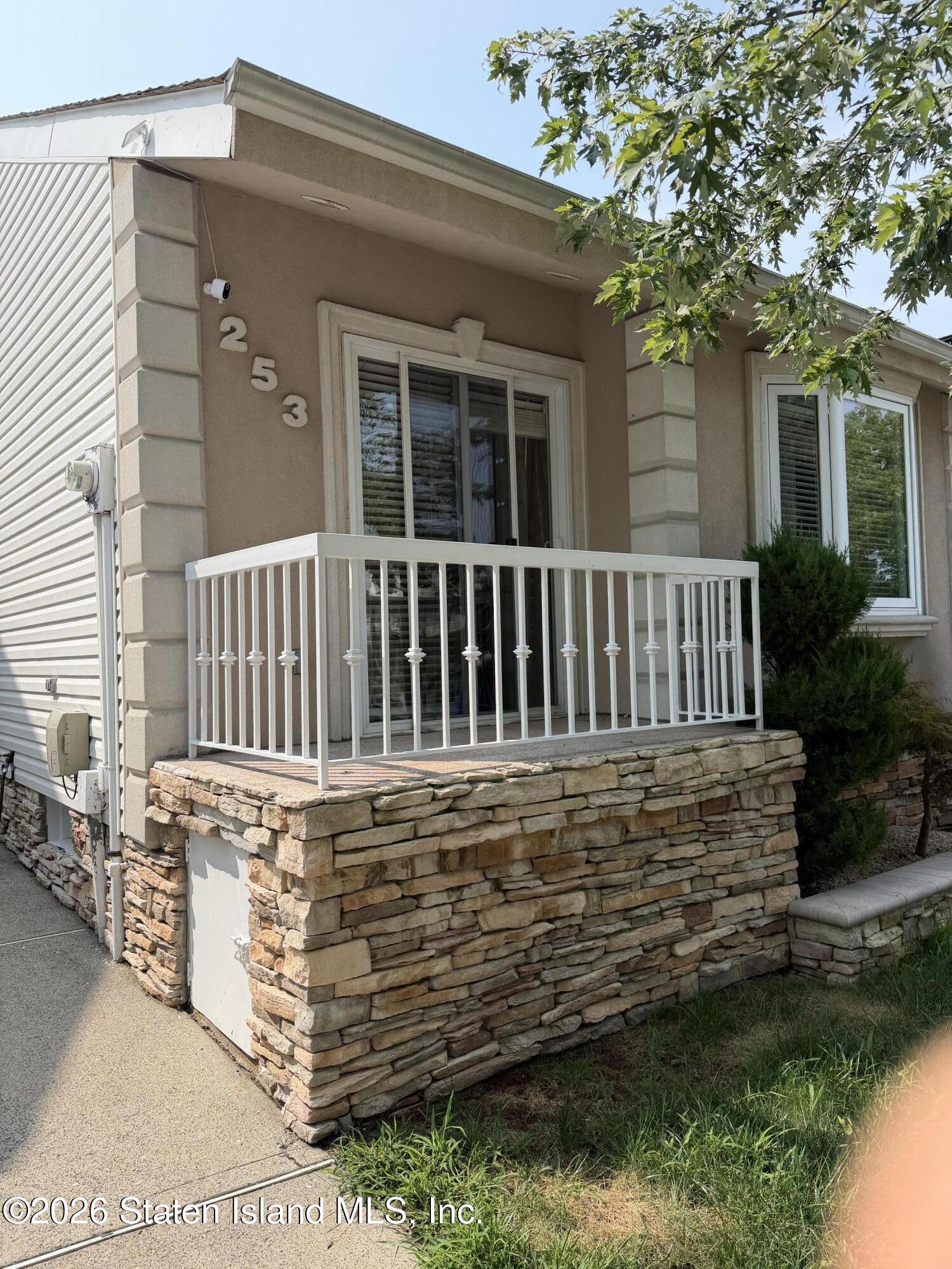 253 Green Valley Road Image 3