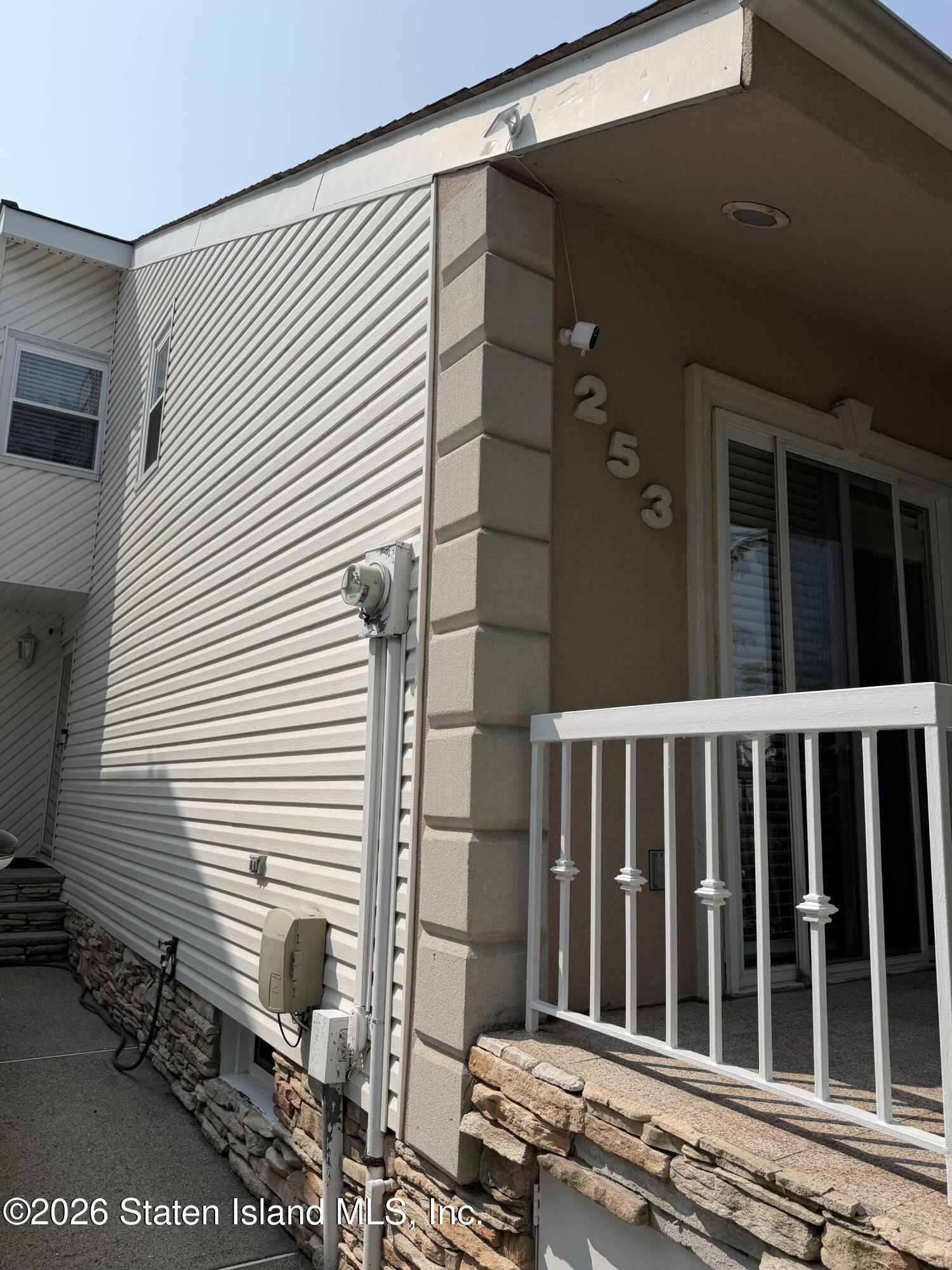 253 Green Valley Road Image 2