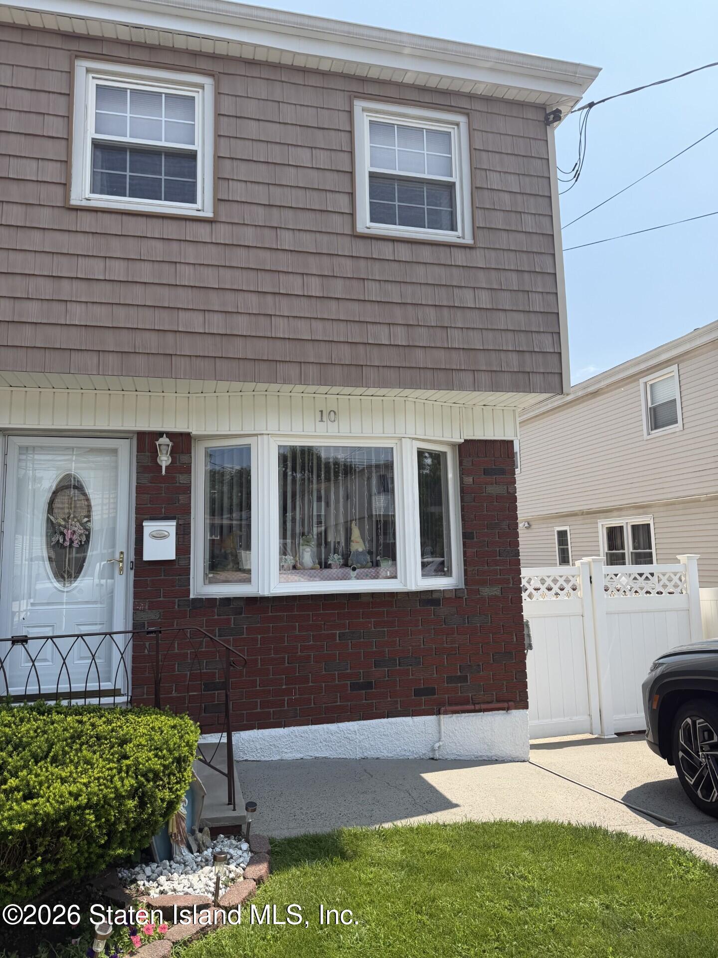 10 O\'gorman Avenue, Staten Island, NY, 10306