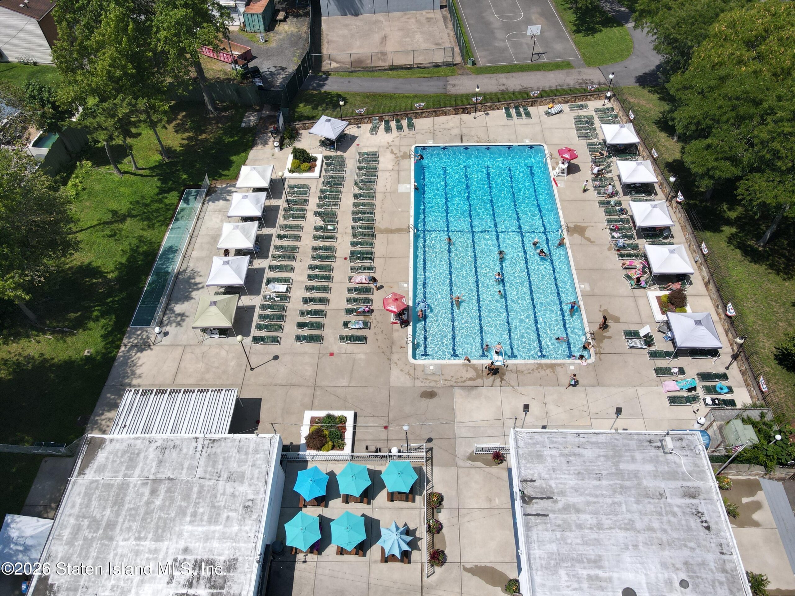 93 Hampton Green, Staten Island, NY, 10312 image 42