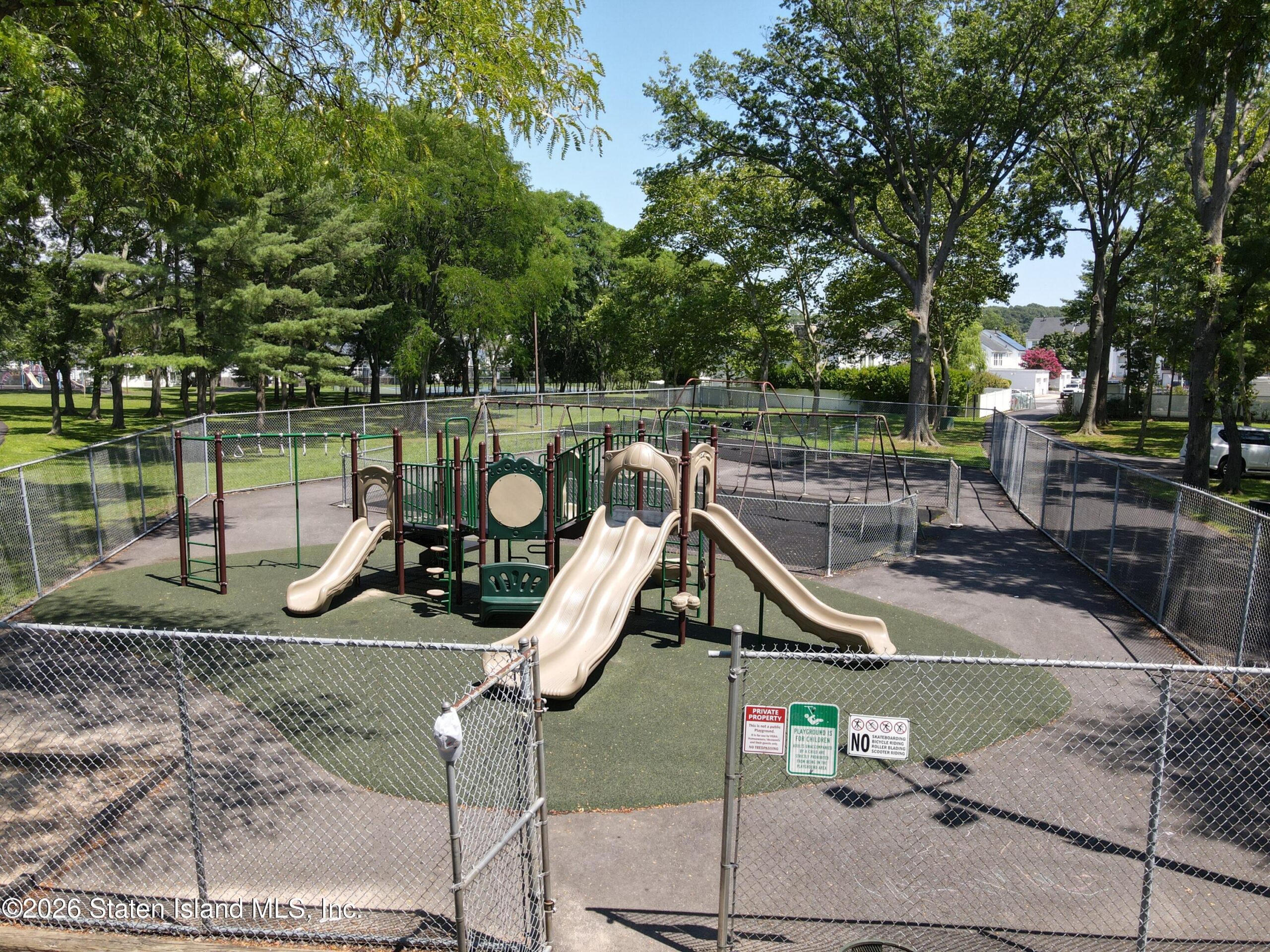 93 Hampton Green, Staten Island, NY, 10312 image 54