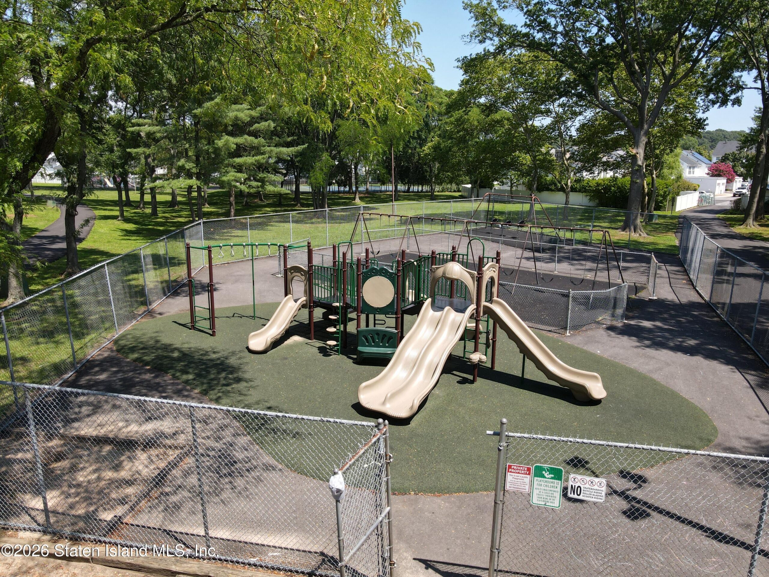 93 Hampton Green, Staten Island, NY, 10312 image 55