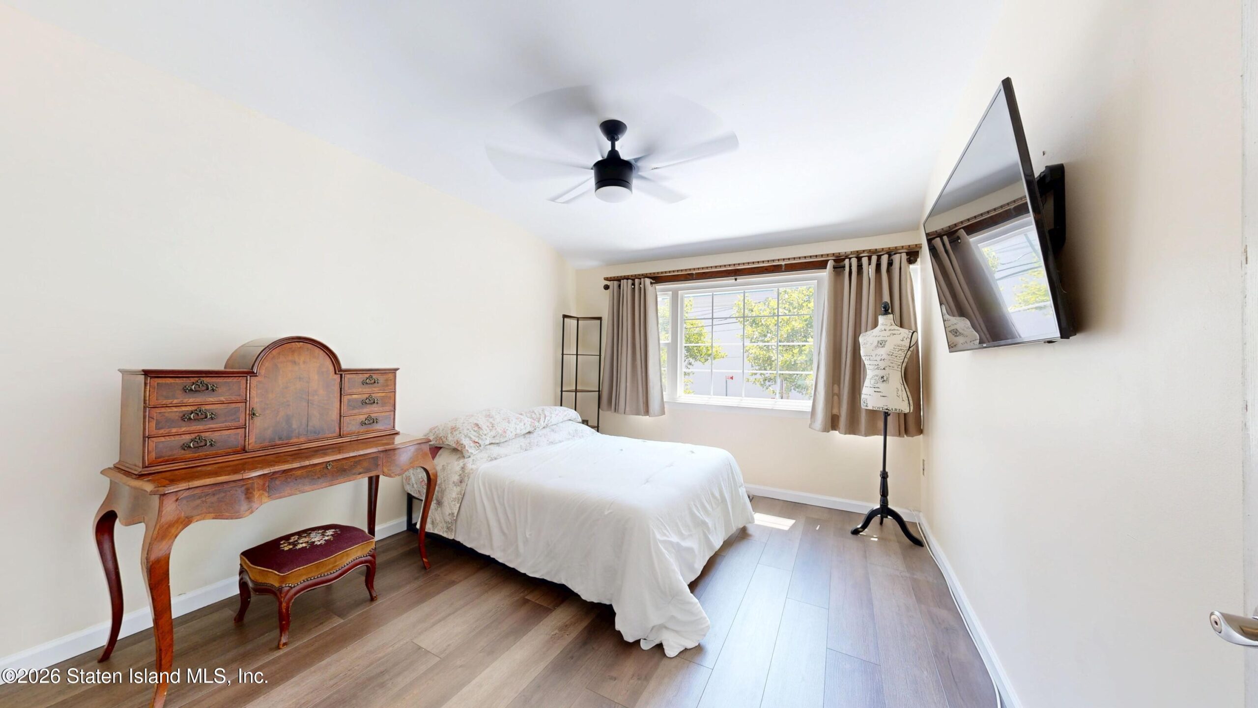 93 Hampton Green, Staten Island, NY, 10312 image 32