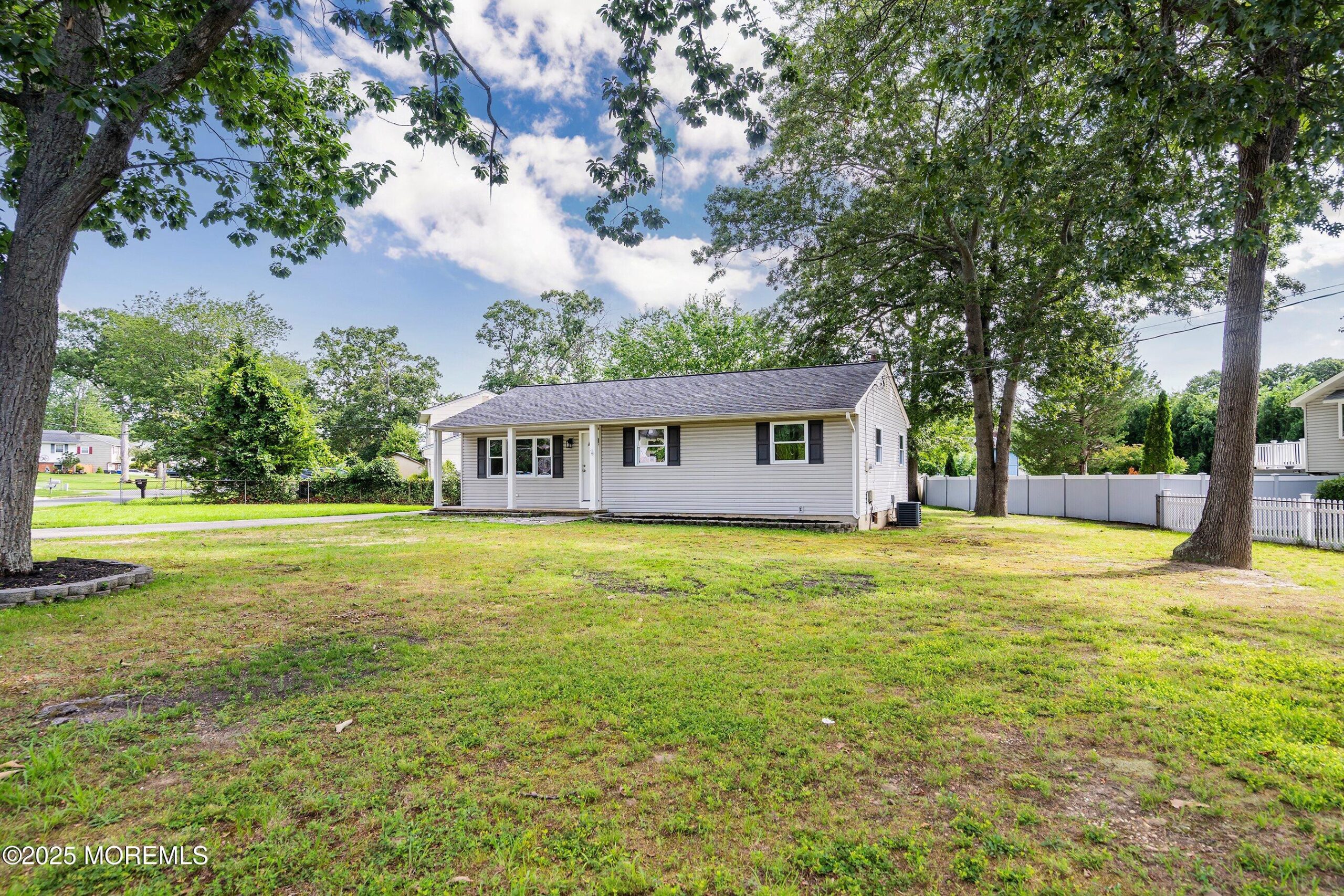585 Fawn Drive Image 3