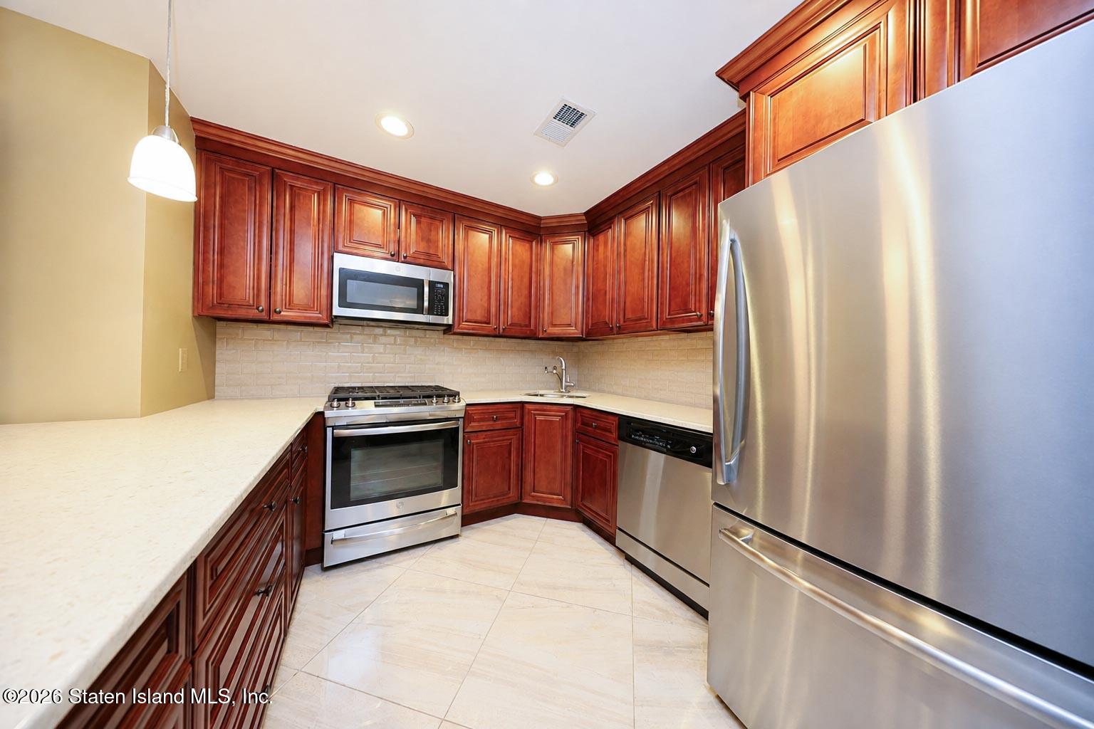 15 Wiltshire Lane, Staten Island, NY, 10309 image 9