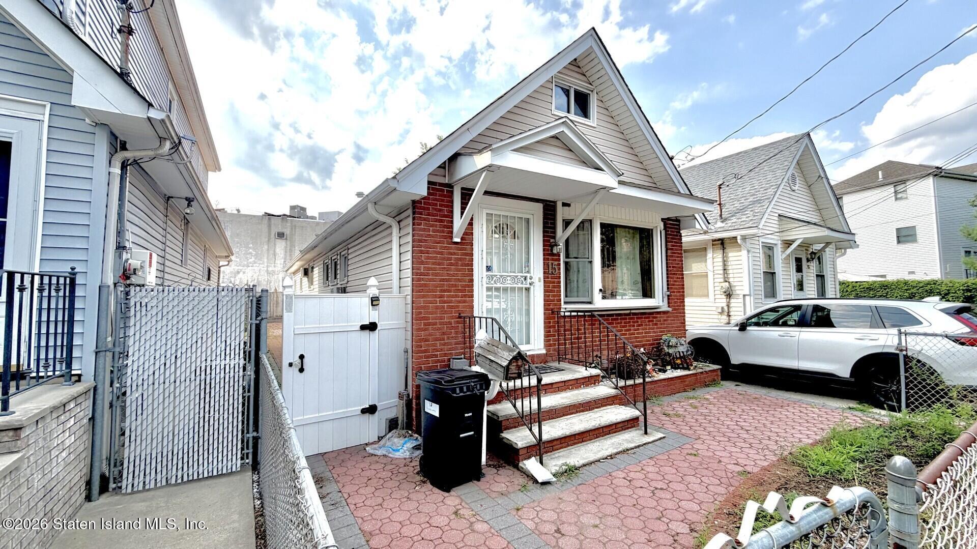 15 Sweetwater Avenue Image 4