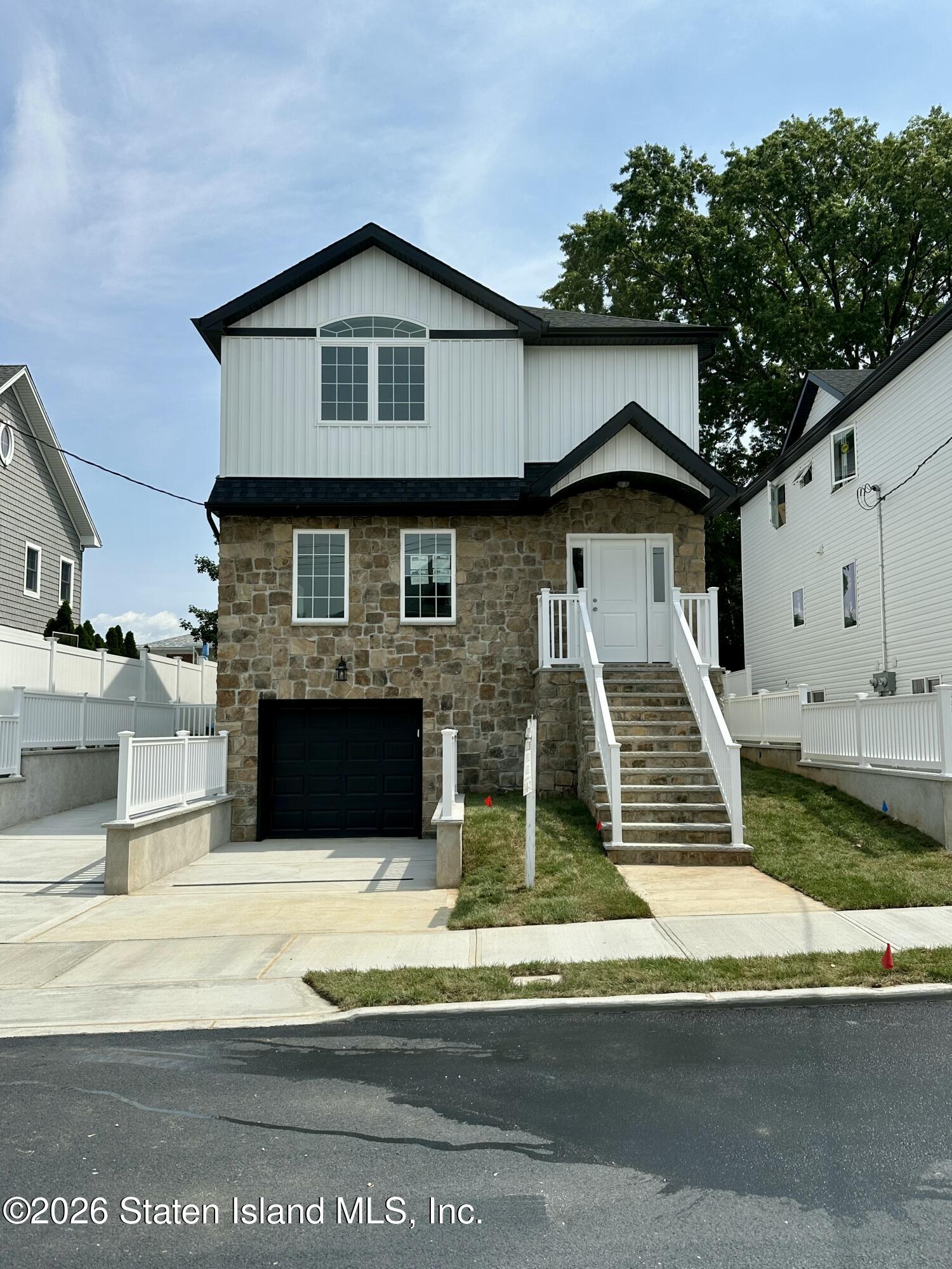 685 Oakland Avenue Image 1