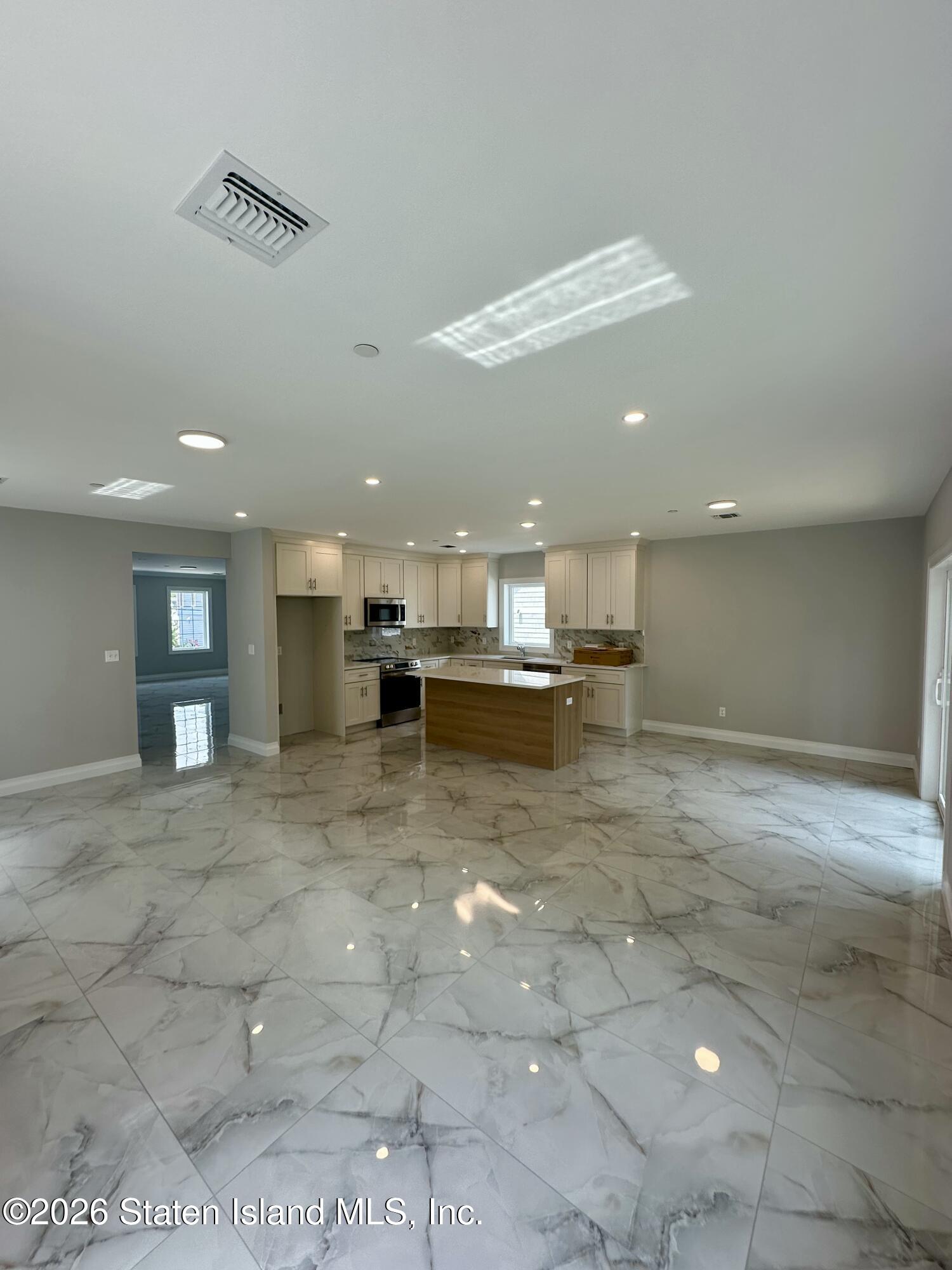 685 Oakland Avenue Image 2