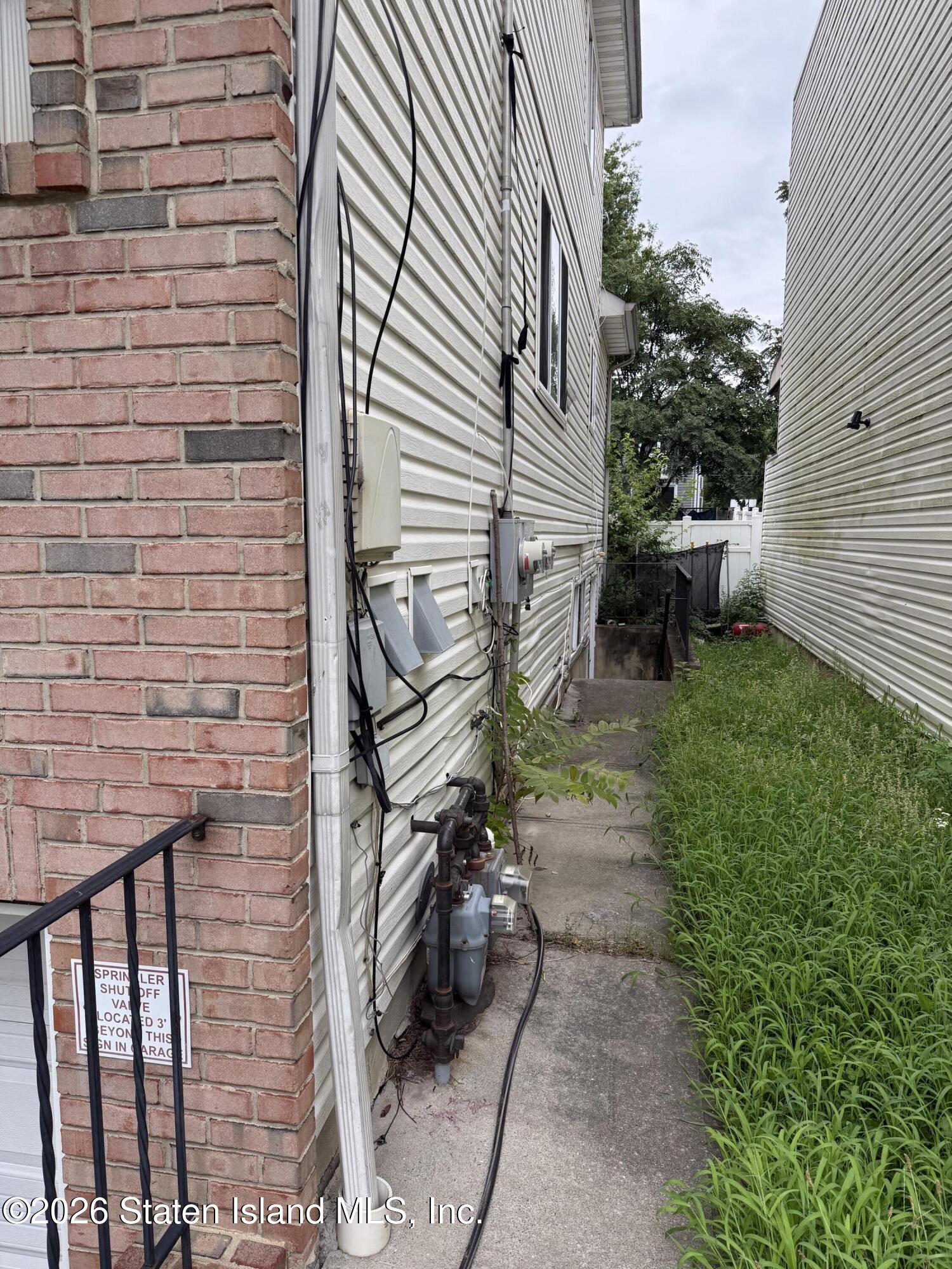 109 Bush Avenue Image 3