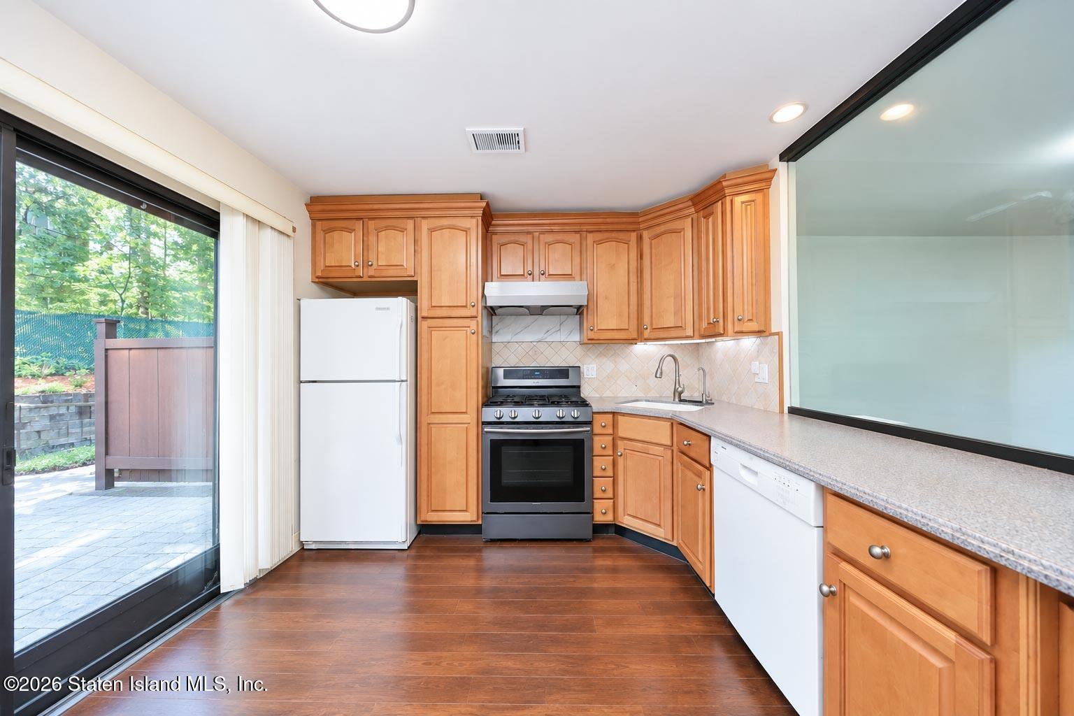 38 Stone Lane, Staten Island, NY, 10314 image 12