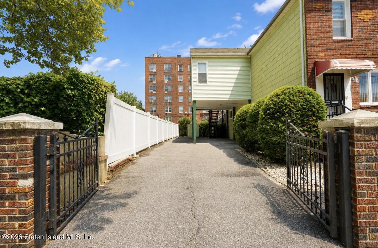 2459 W 2nd Street Image 4