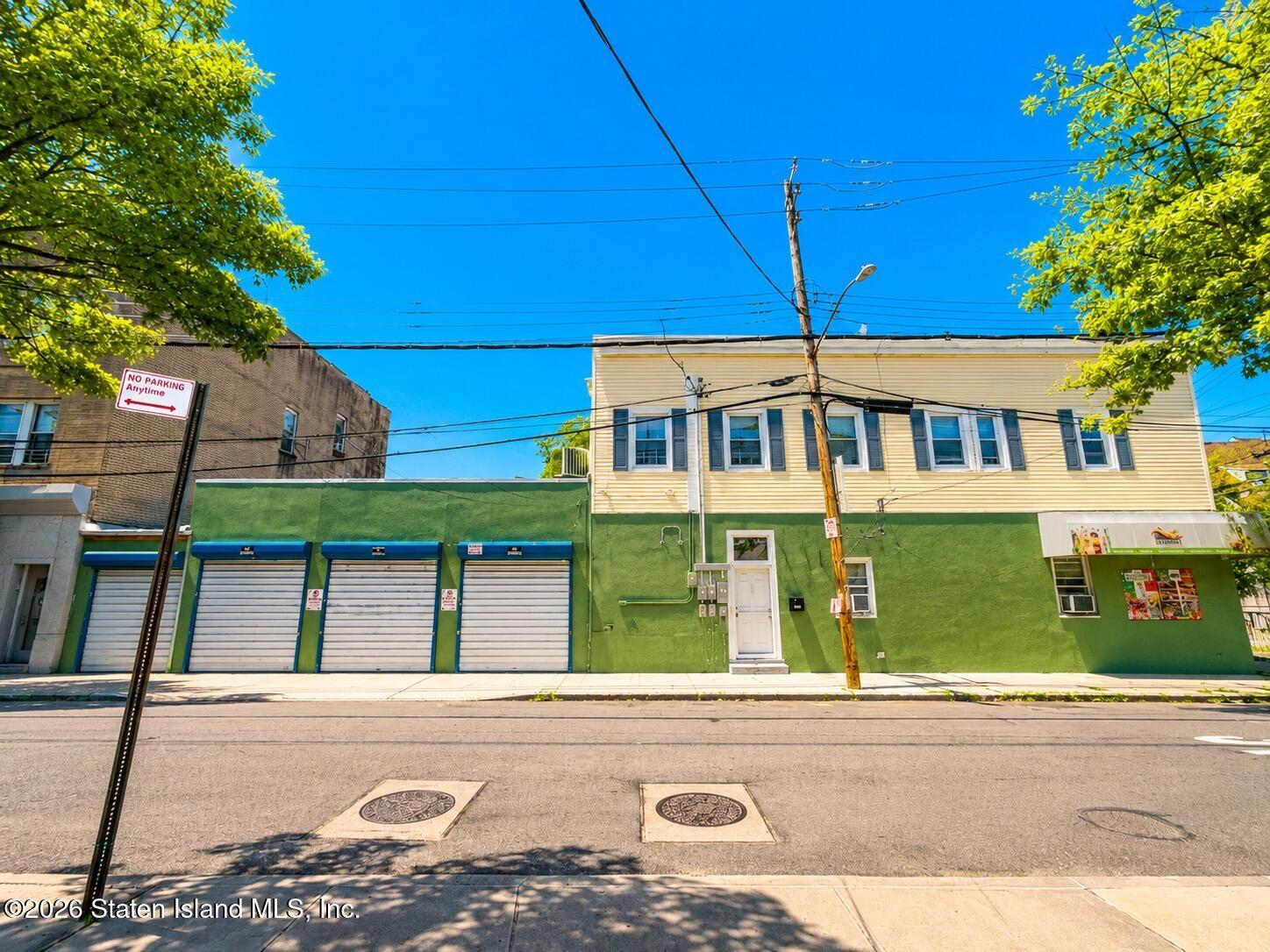 1090 Bay Street Image 5