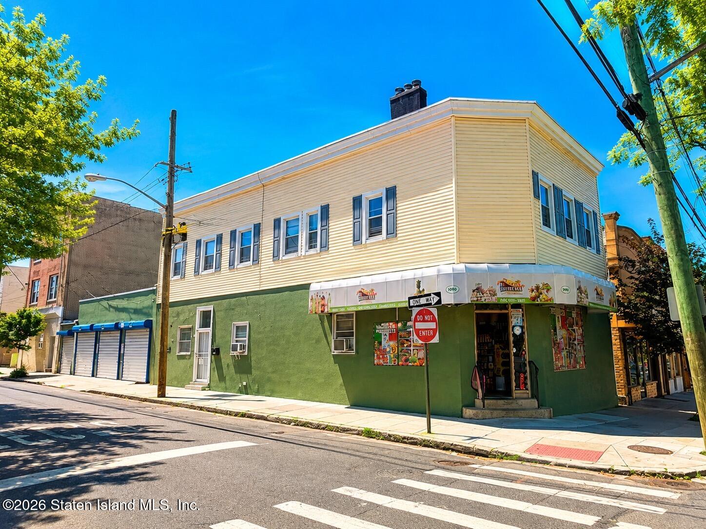 1090 Bay Street, Staten Island, NY, 10305