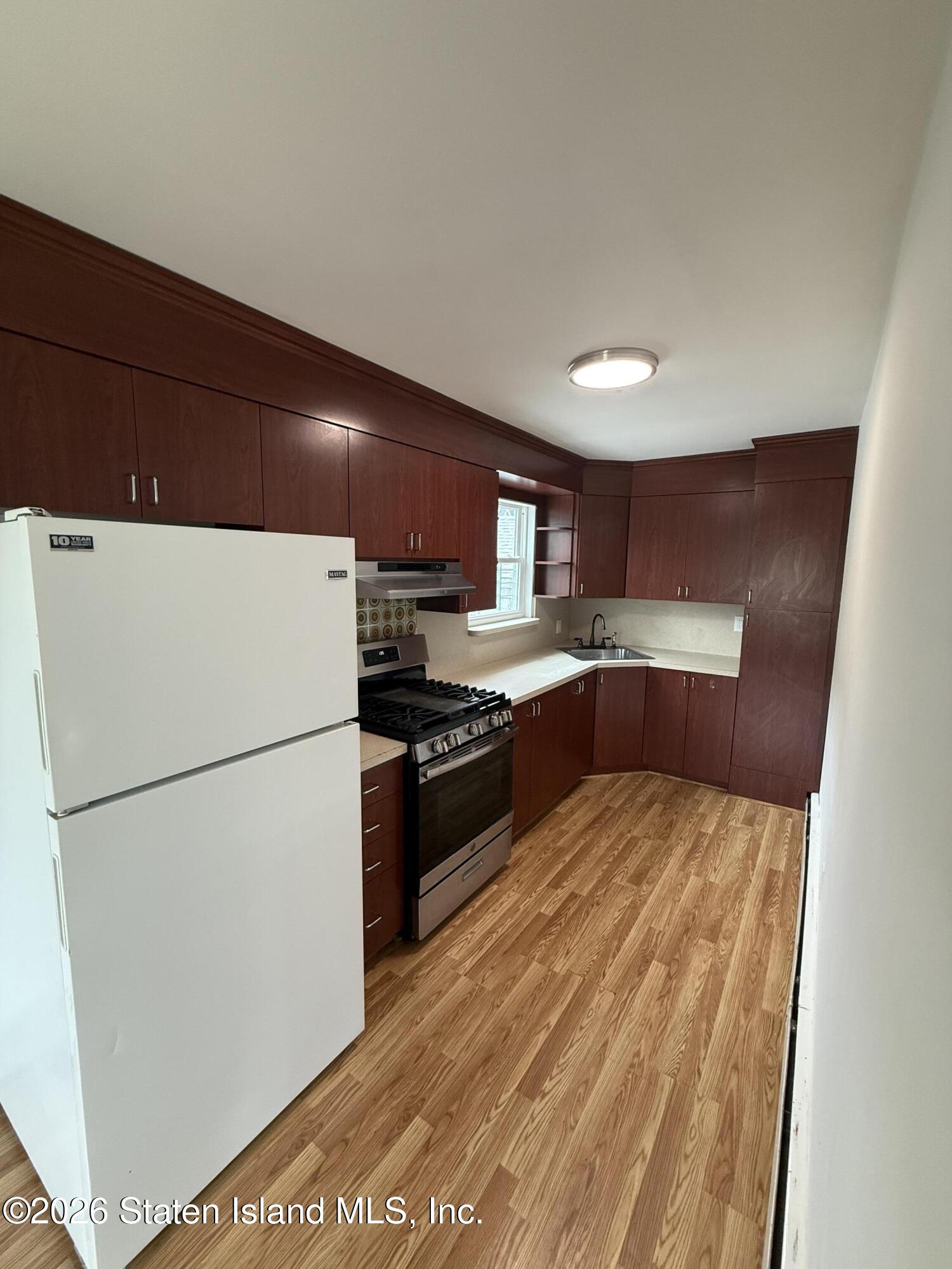 1090 Bay Street, Staten Island, NY, 10305 image 24