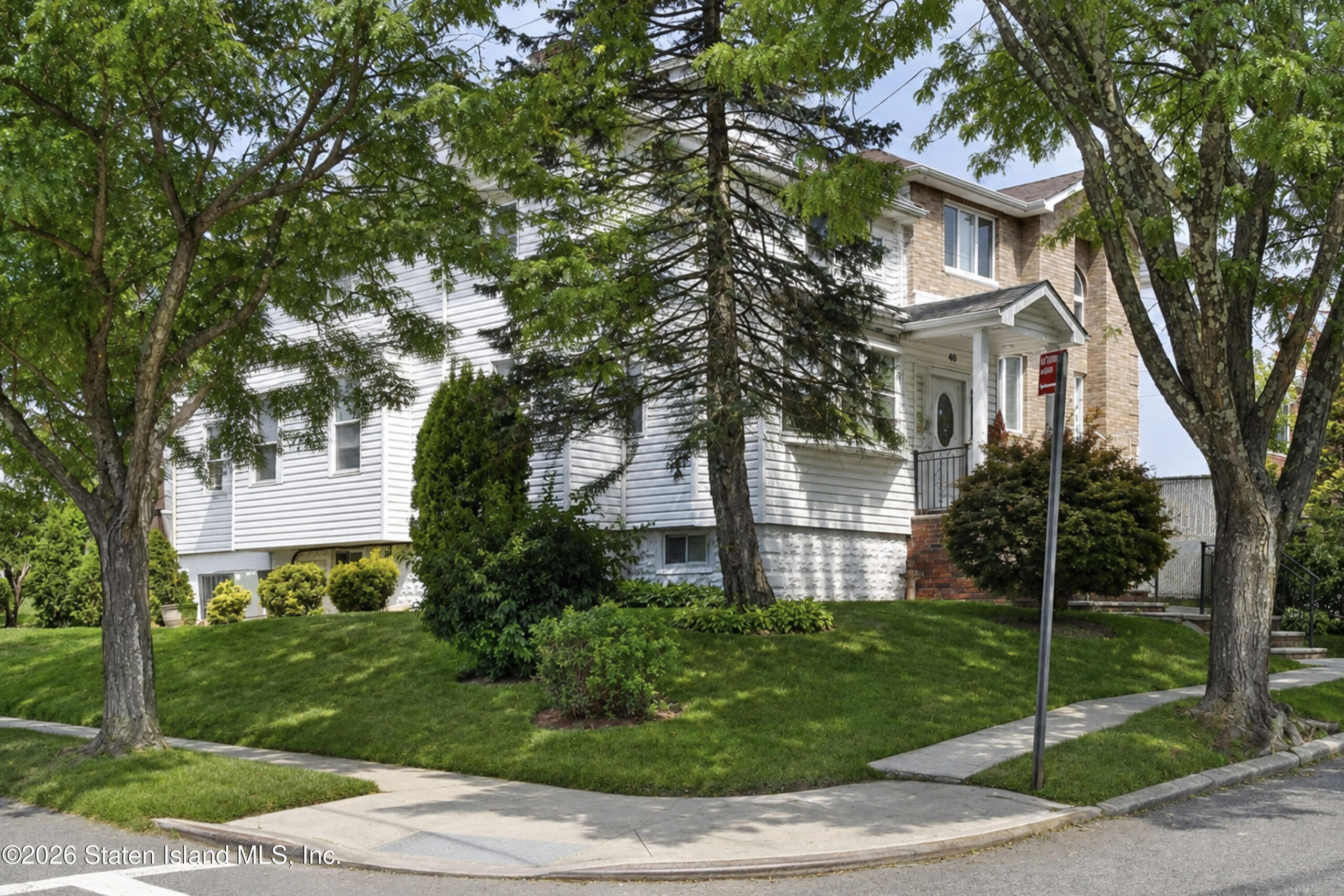 46 Van Brunt Street Image 2