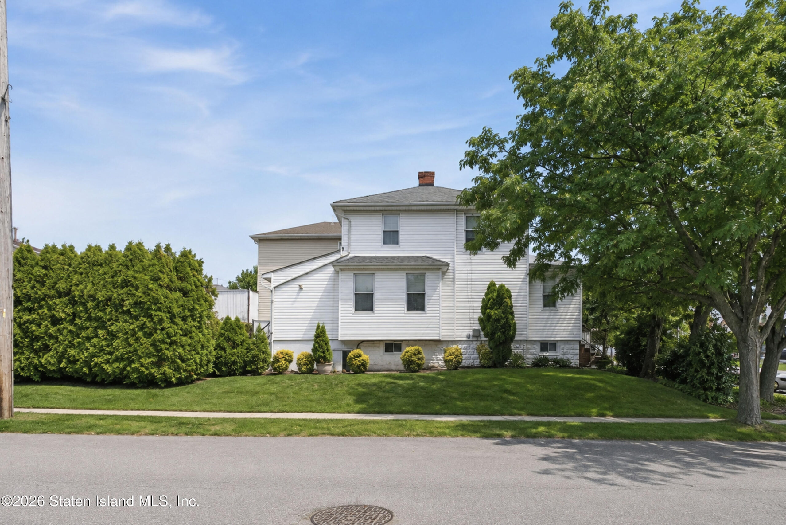 46 Van Brunt Street Image 3