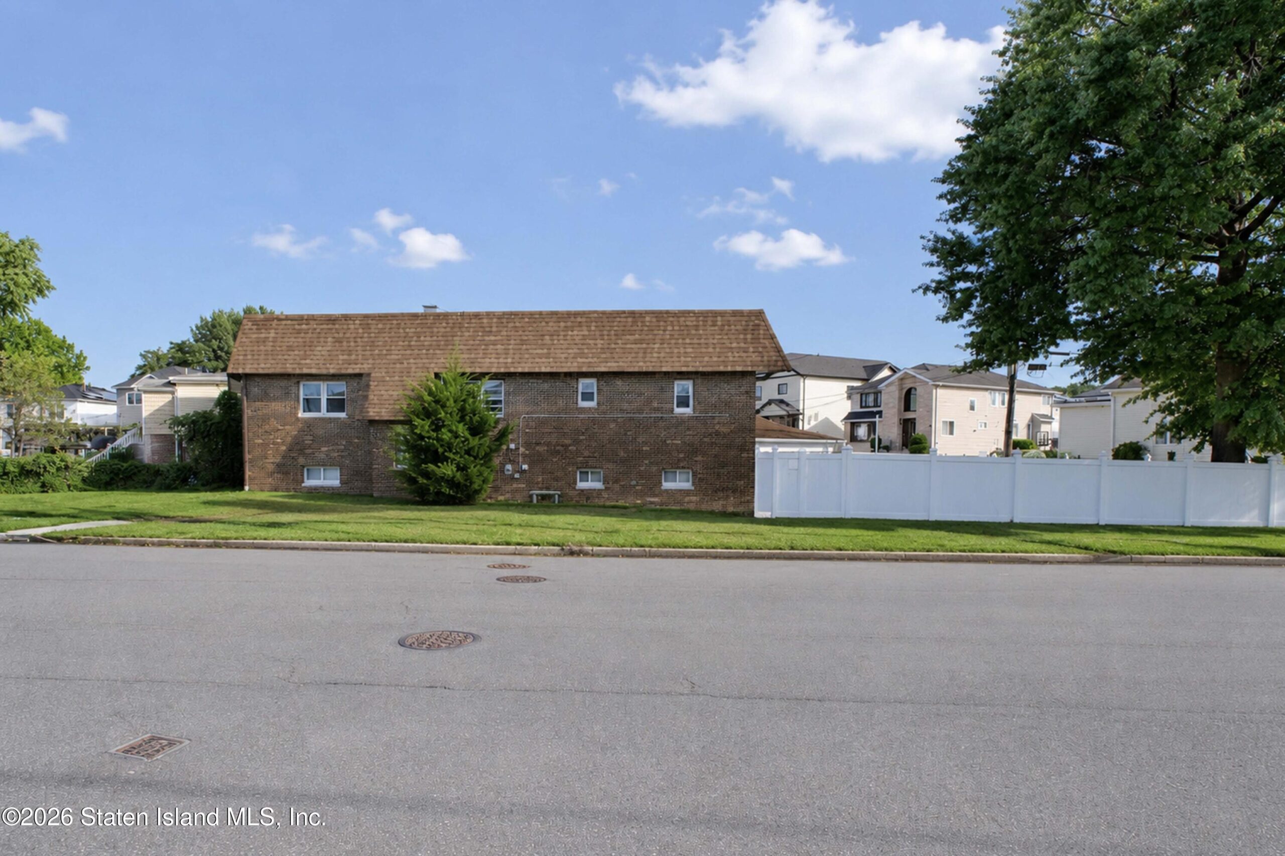 272 Olympia Boulevard Image 2
