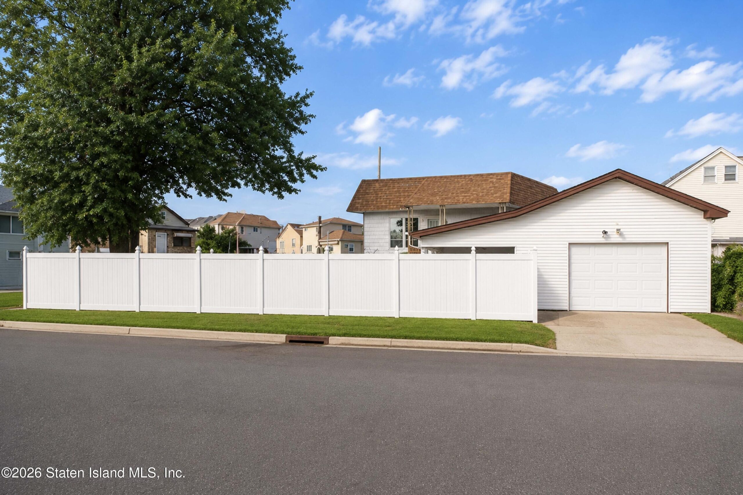 272 Olympia Boulevard Image 3