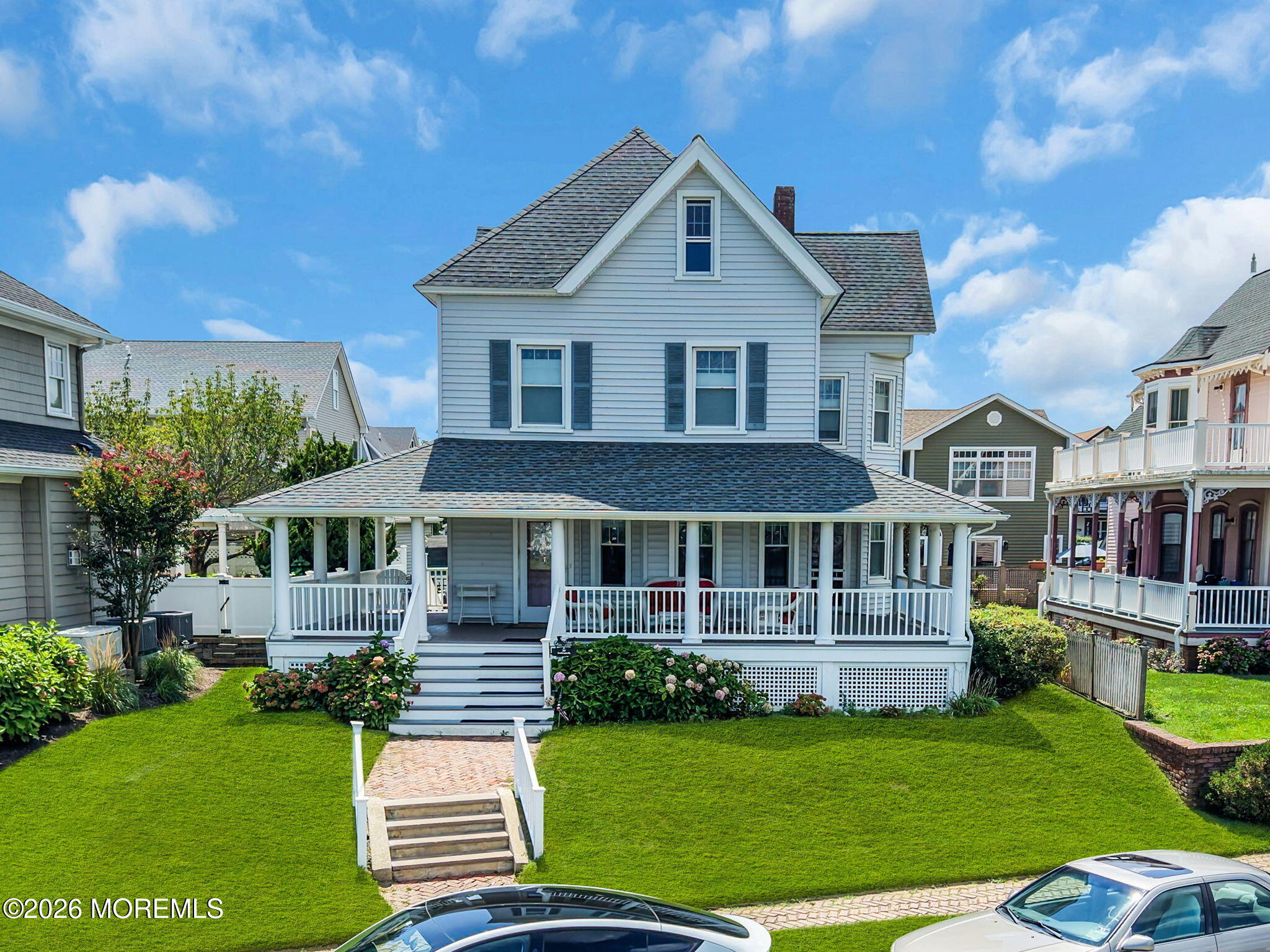 207 S Lake Drive Image 1