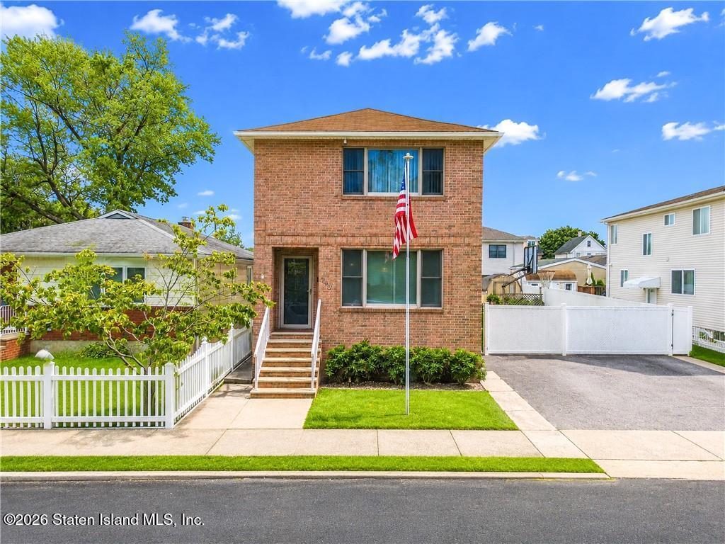 240 Atlantic Avenue, Staten Island, NY, 10305