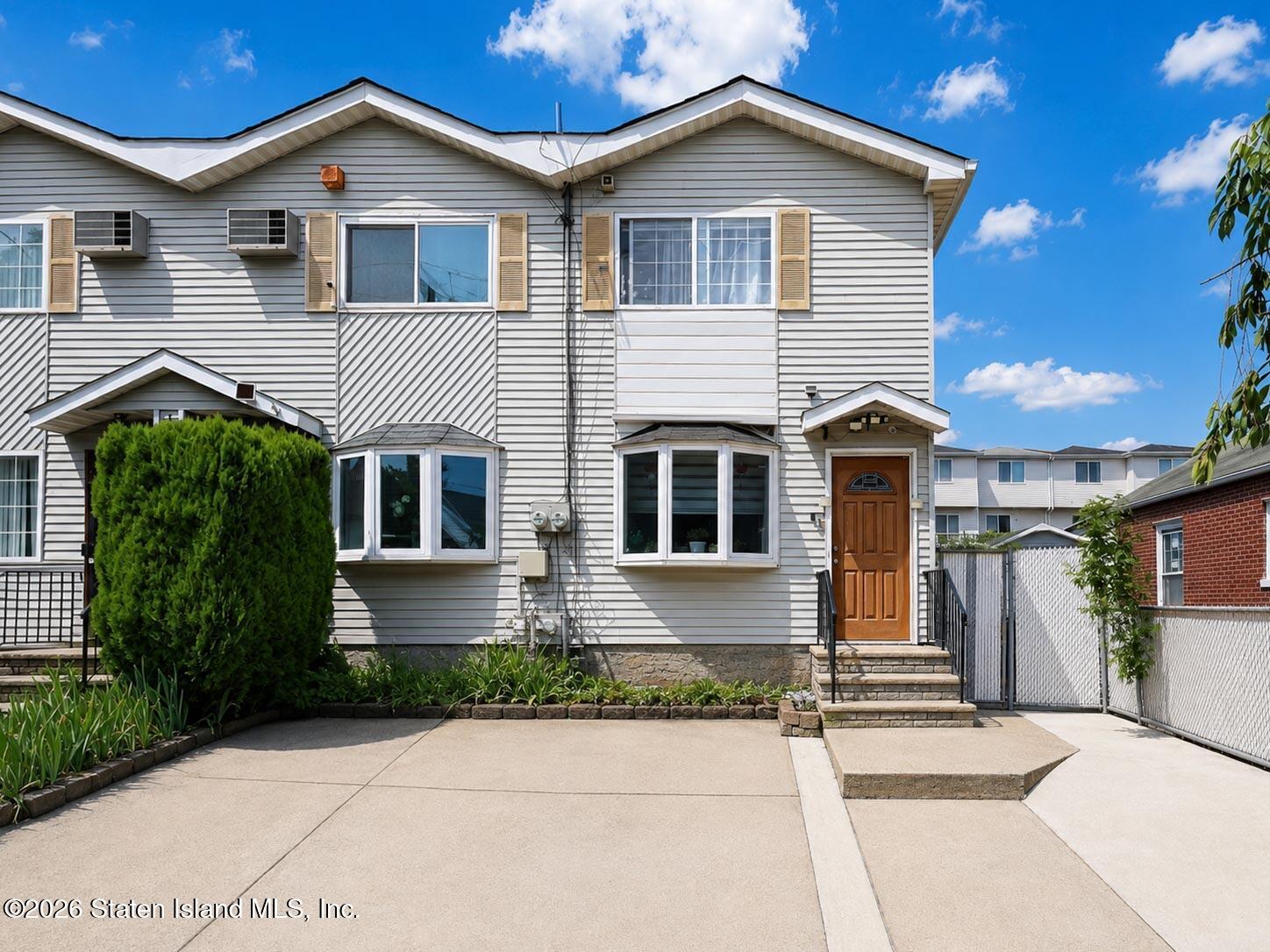211 Roma Avenue Image 1