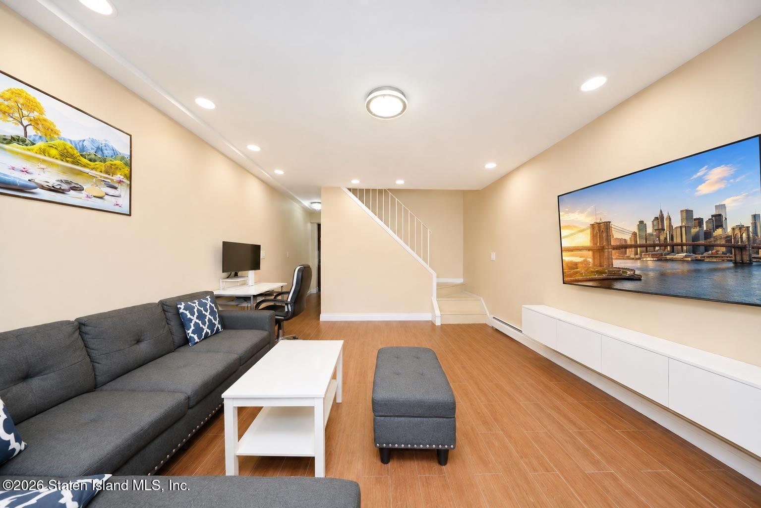 211 Roma Avenue Image 4