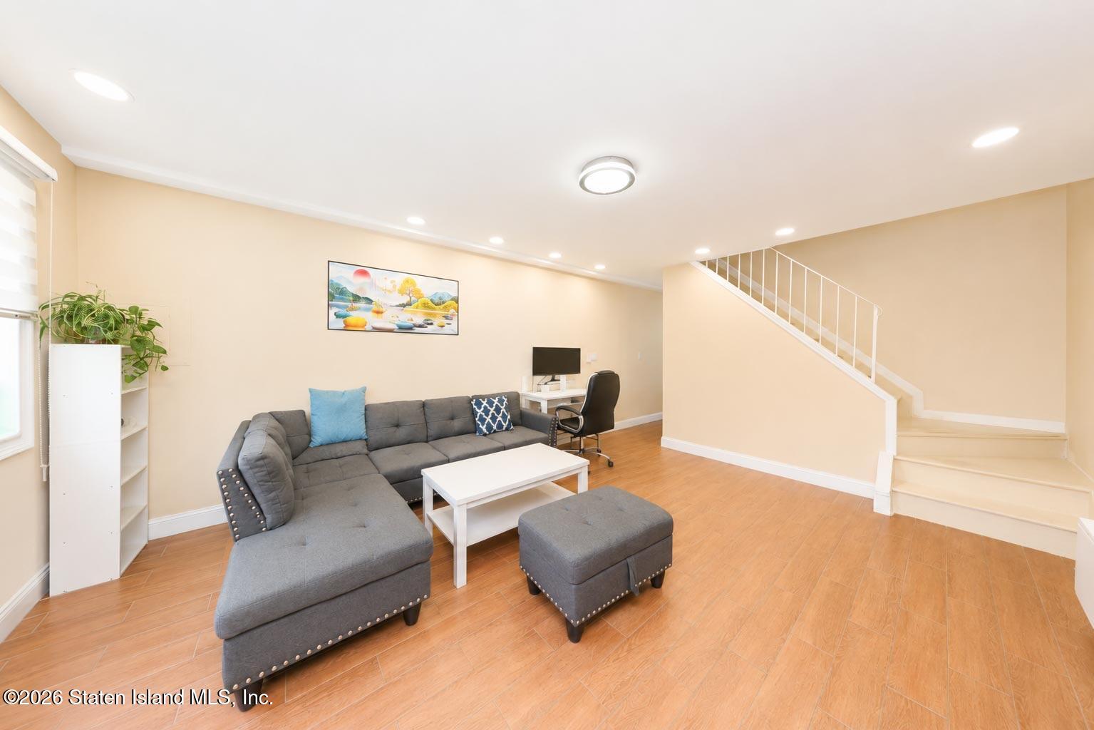 211 Roma Avenue Image 5