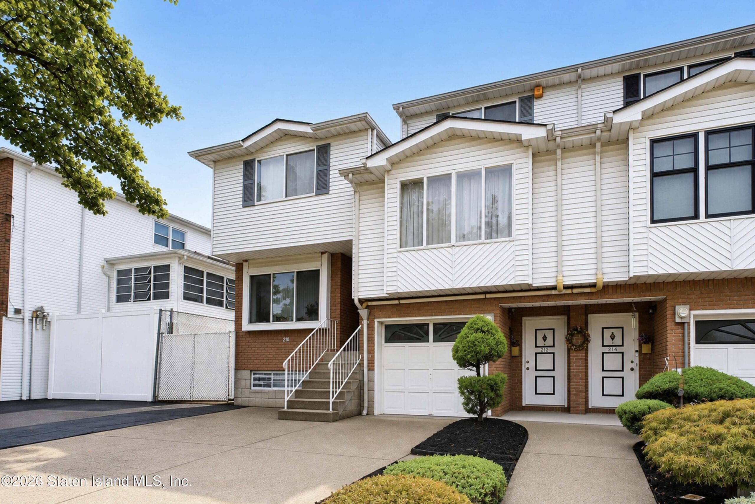 212 Kirshon Avenue Image 1