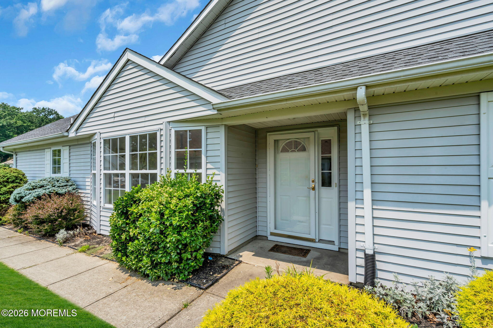 39 Strawberry Lane Image 3