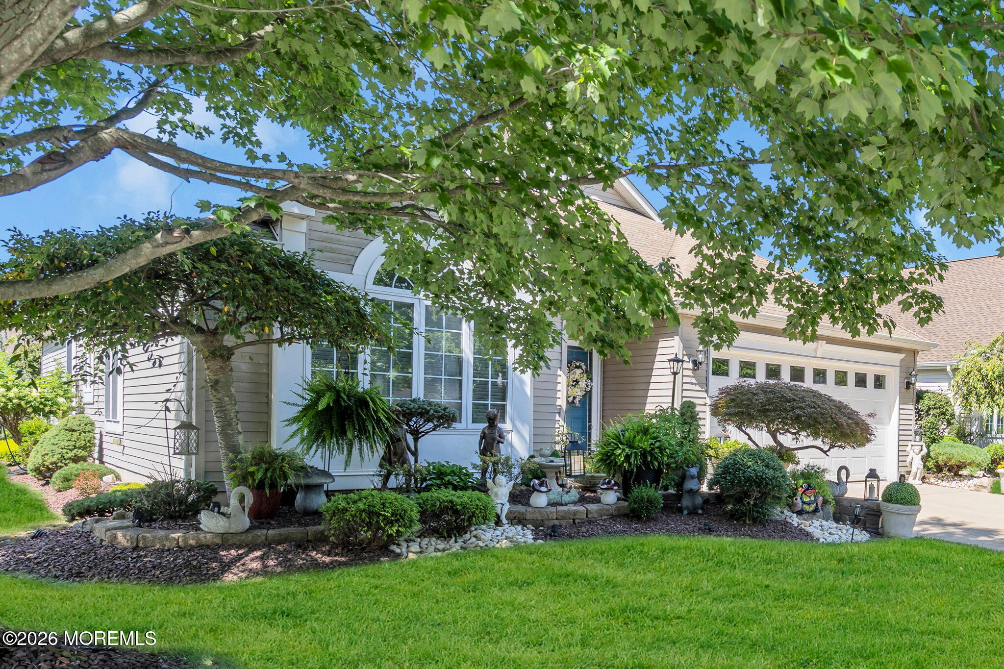 21 Turnberry Place Image 3