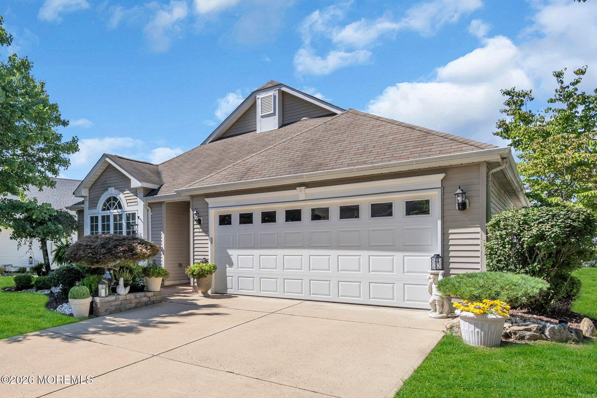 21 Turnberry Place Image 4