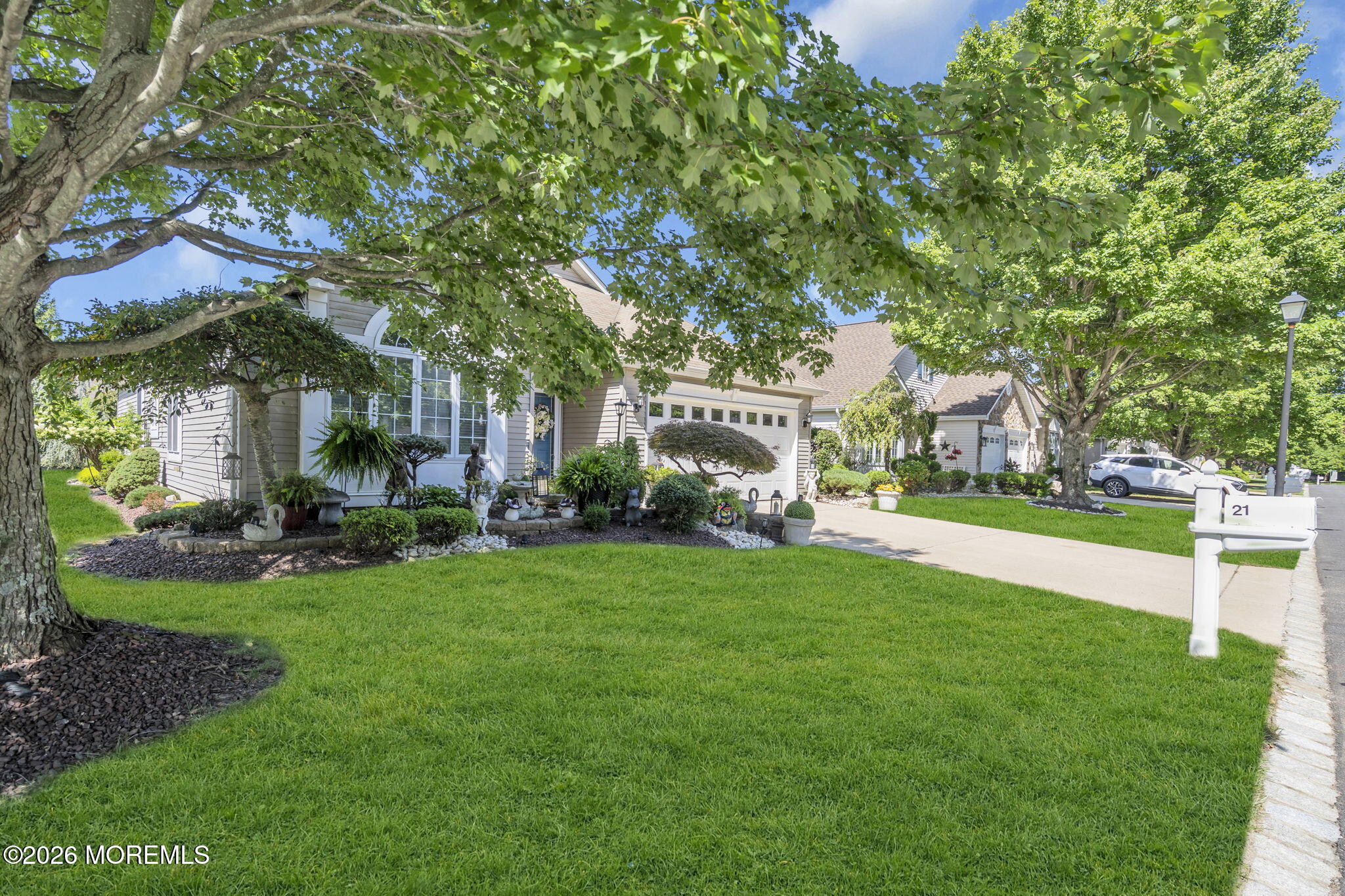 21 Turnberry Place Image 5