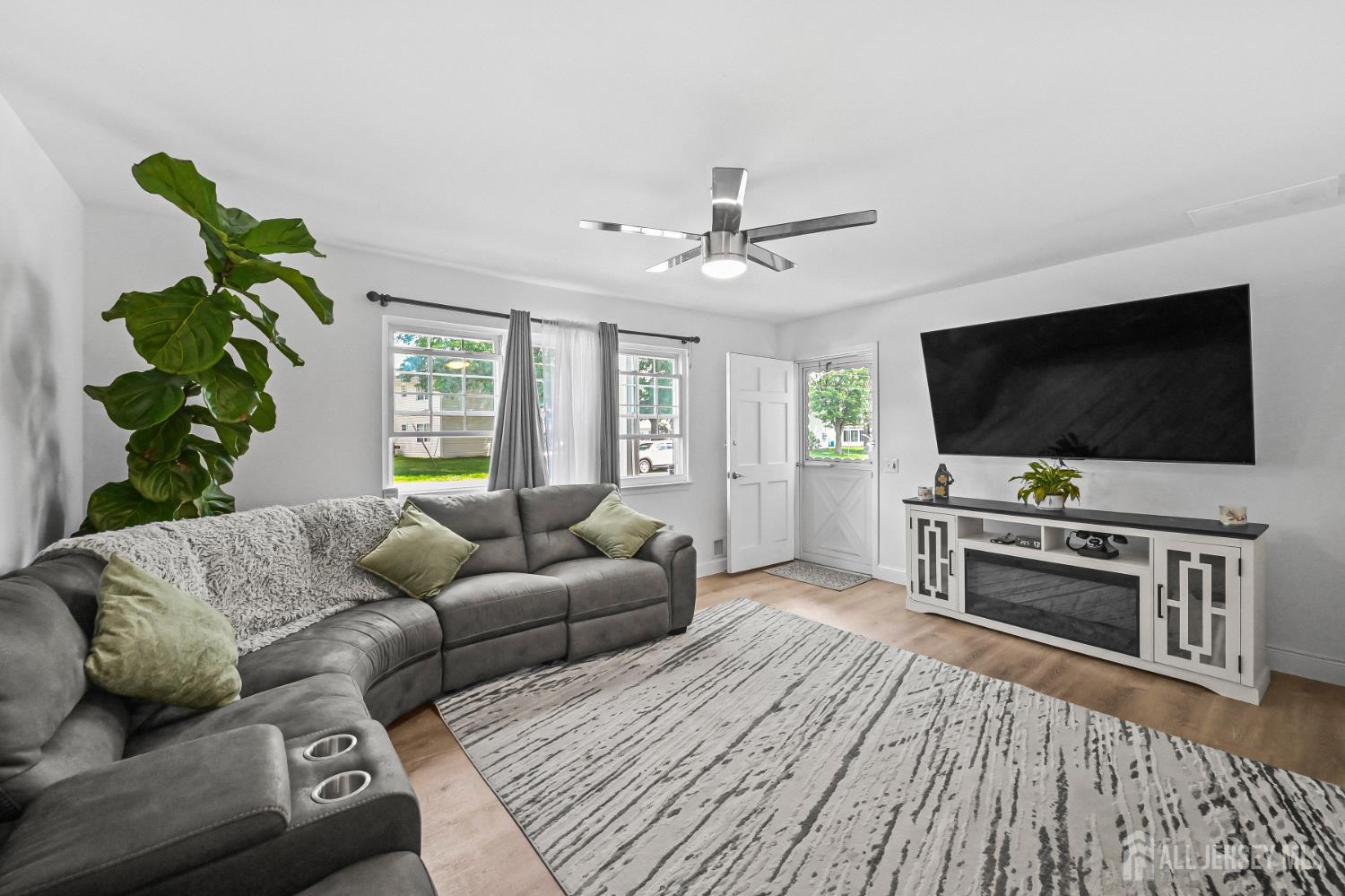 67 Galewood Drive B Image 1