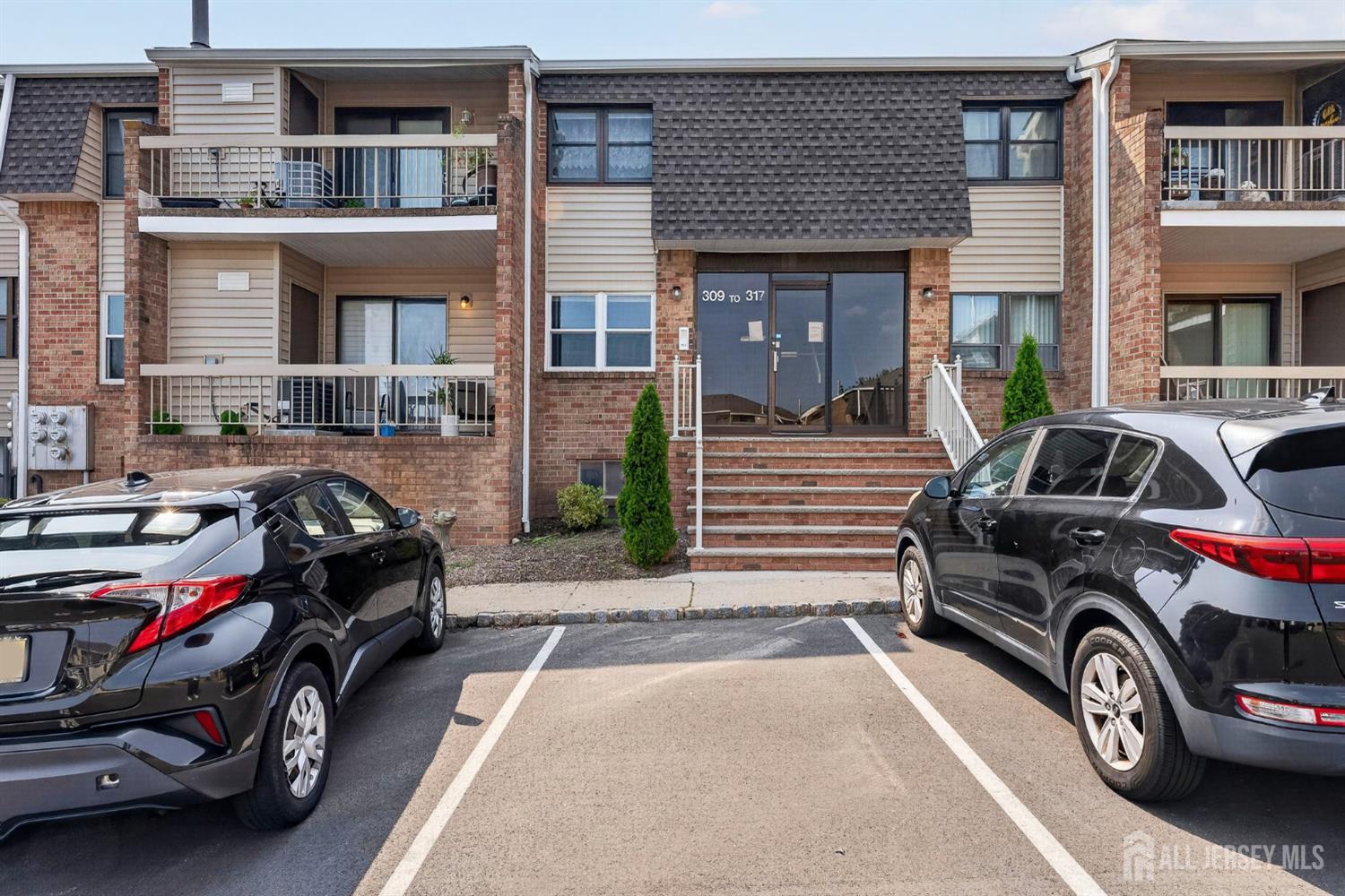 312 Sharon Garden Court Image 1