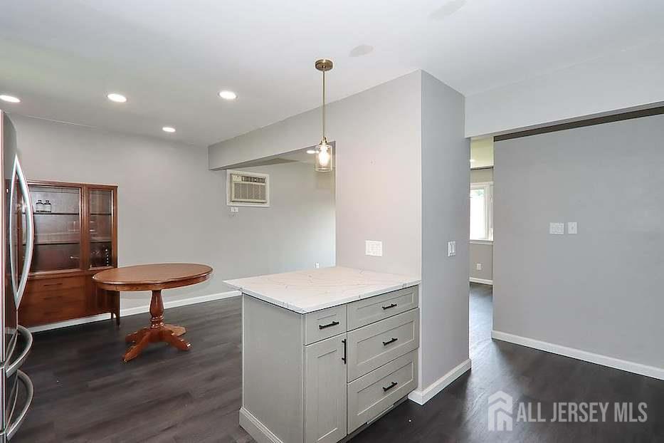 3328 Beverly Road Image 5