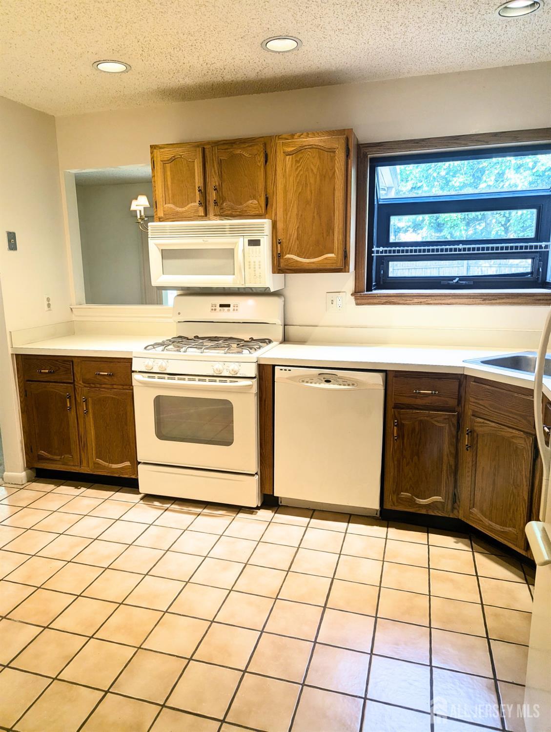 120 Park Gate Drive Image 4