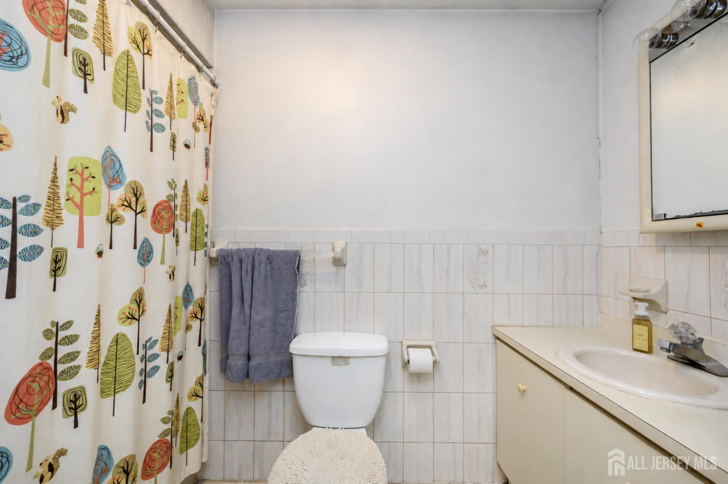 7010 Grand Avenue, North Bergen, NJ, 07047 image 32