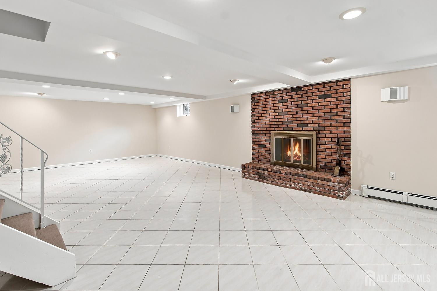 189 Kensington Avenue, Colonia, NJ, 07067 image 34